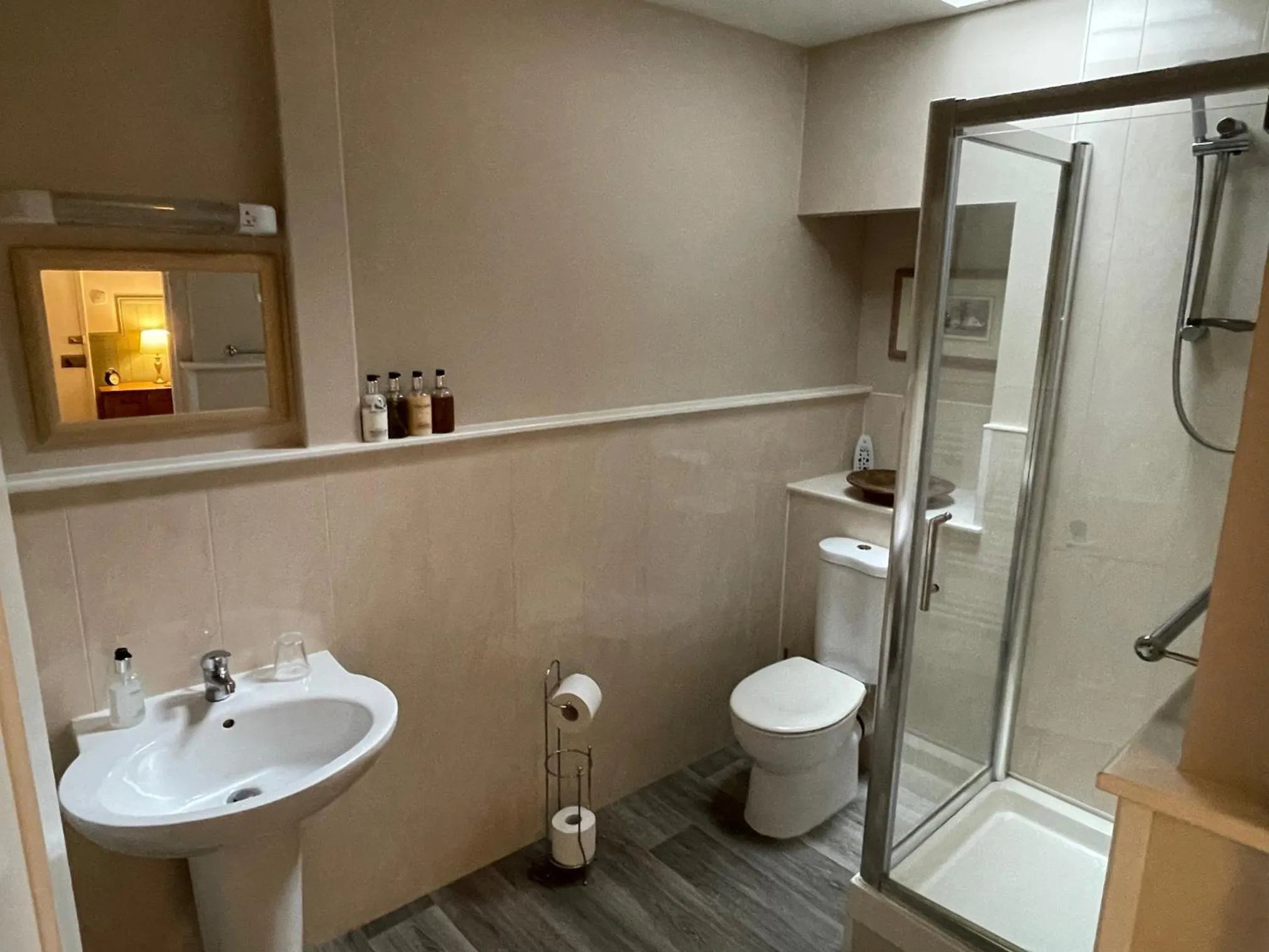 Shower in Ashdale Guesthouse