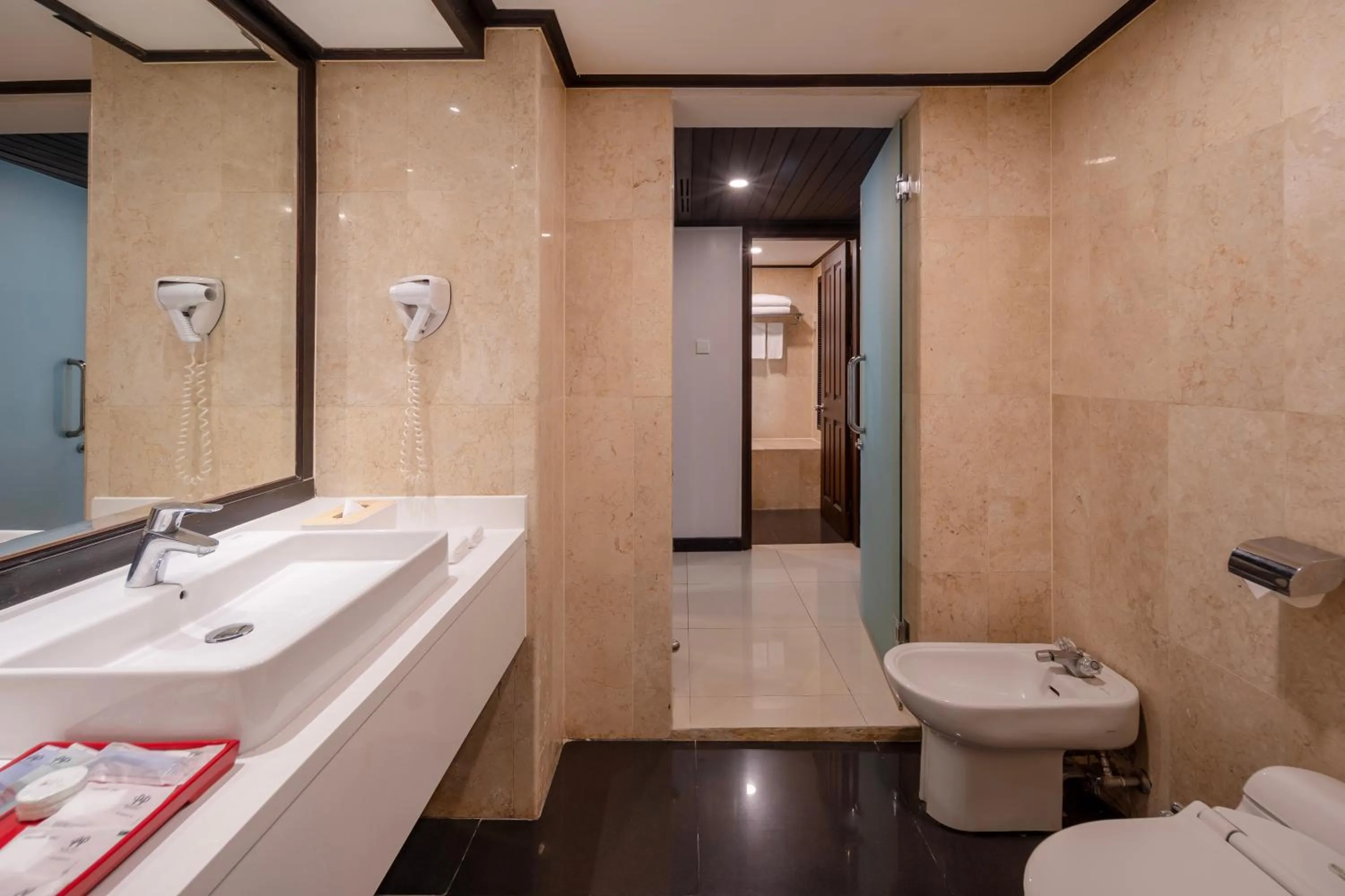 Bathroom in Prime Plaza Hotel Sanur – Bali