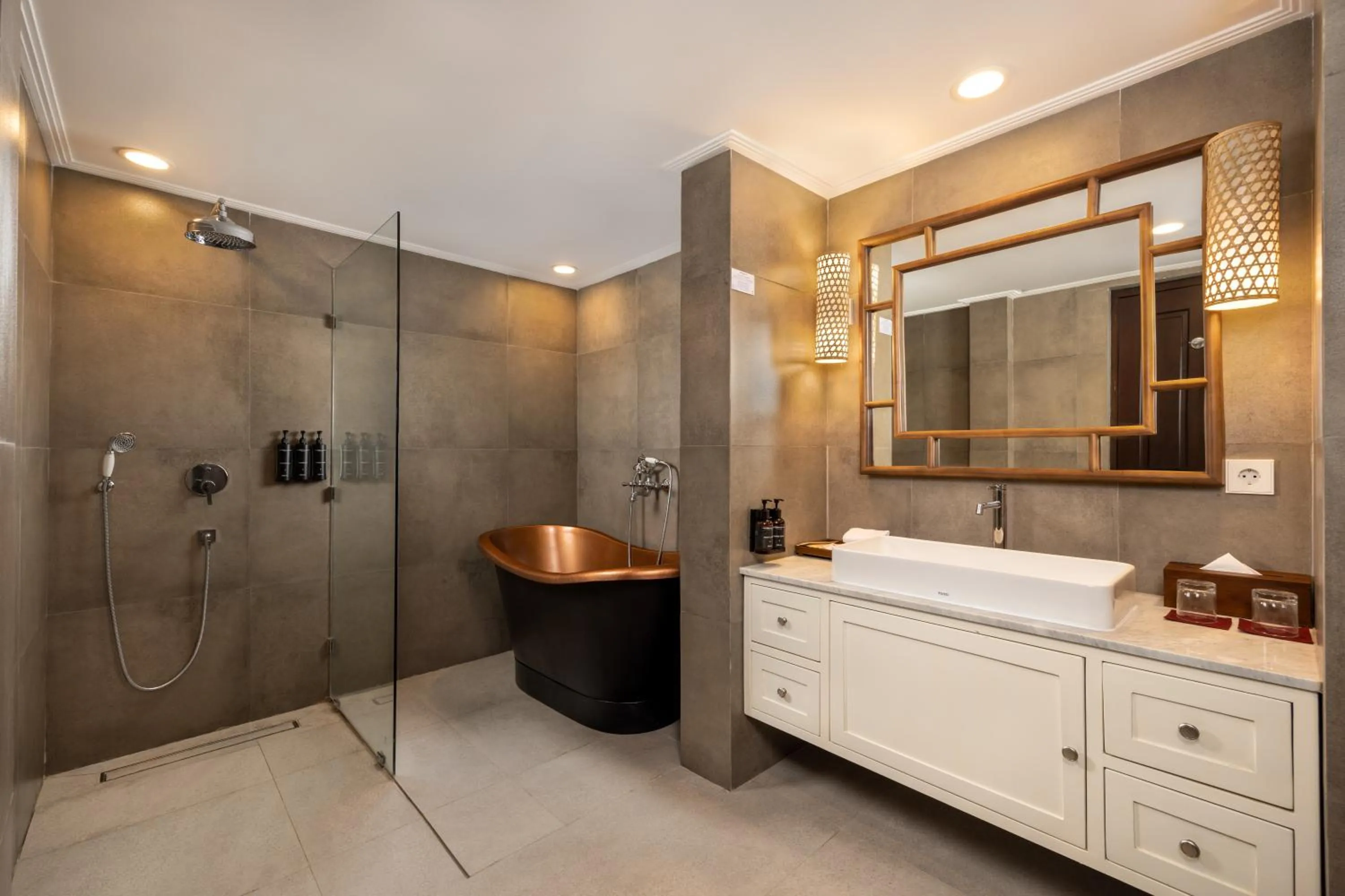 Bathroom in Prime Plaza Hotel Sanur – Bali