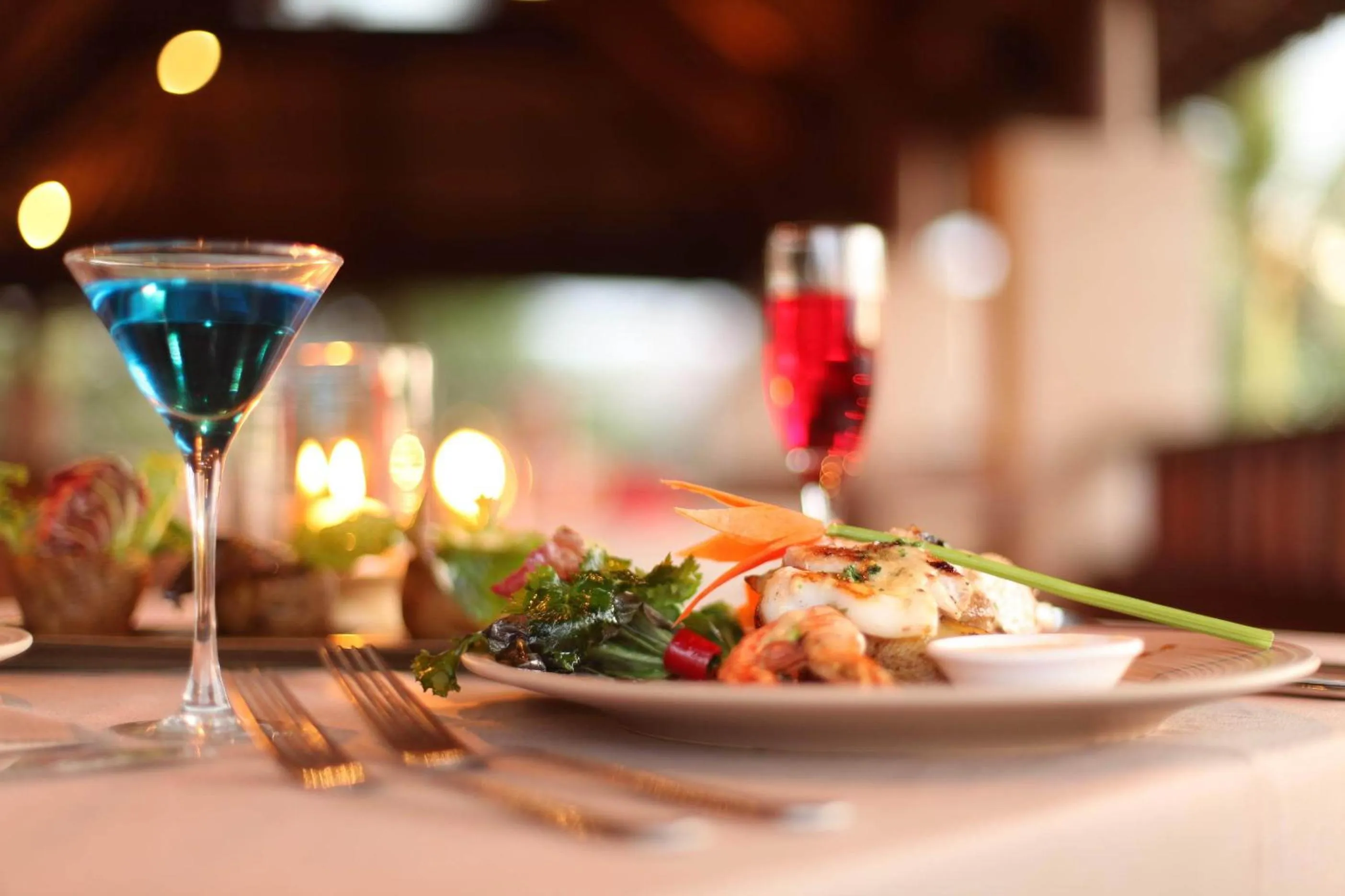 Food and drinks in Grand Balisani Suites Hotel