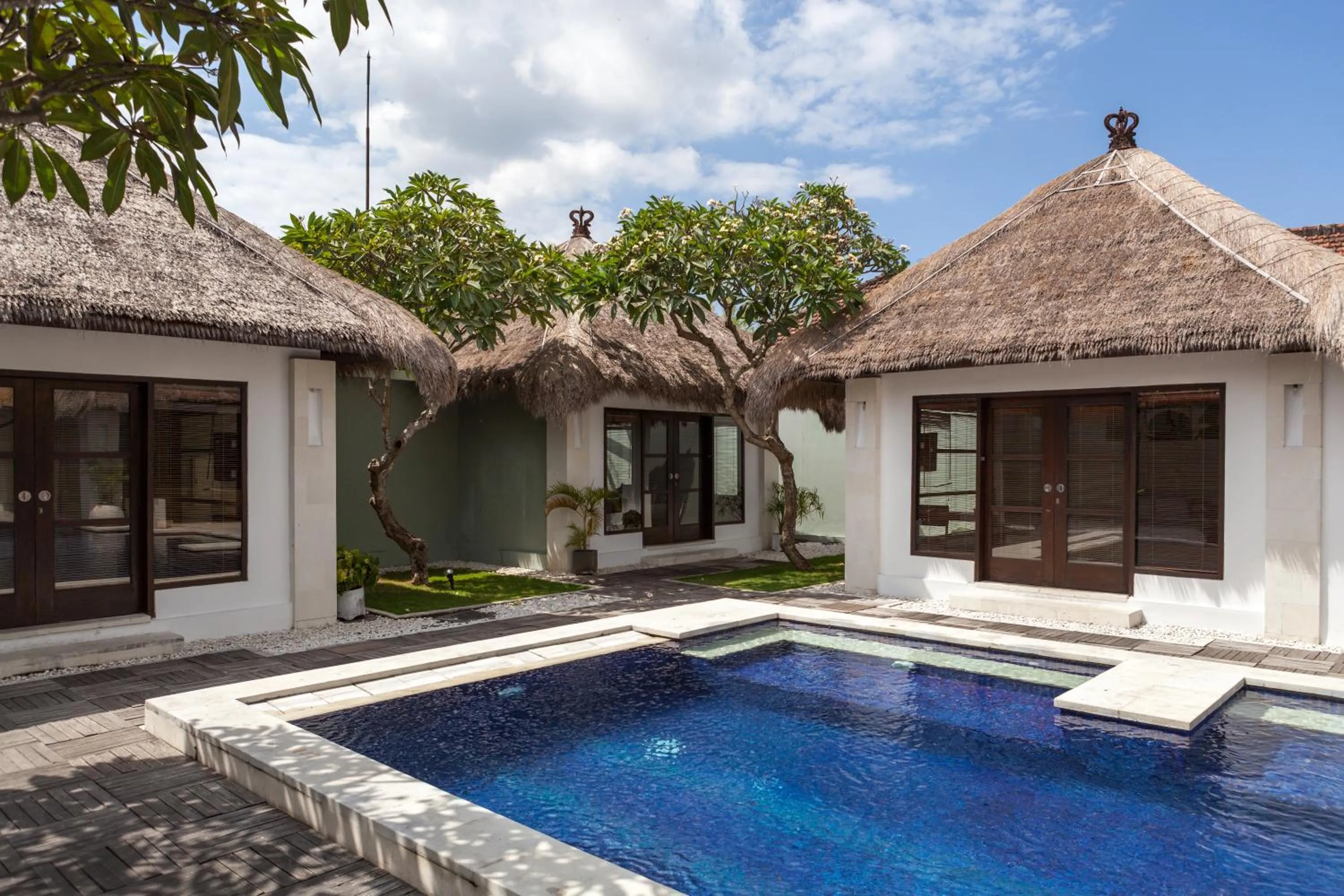 Swimming pool in Bvilla Spa