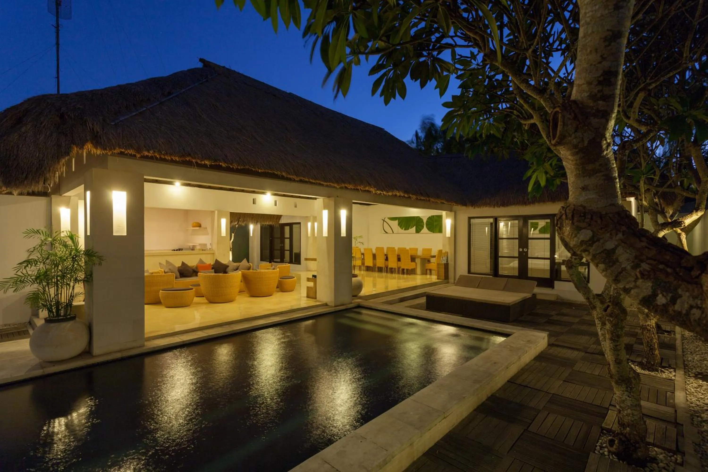 Swimming pool in Bvilla Spa