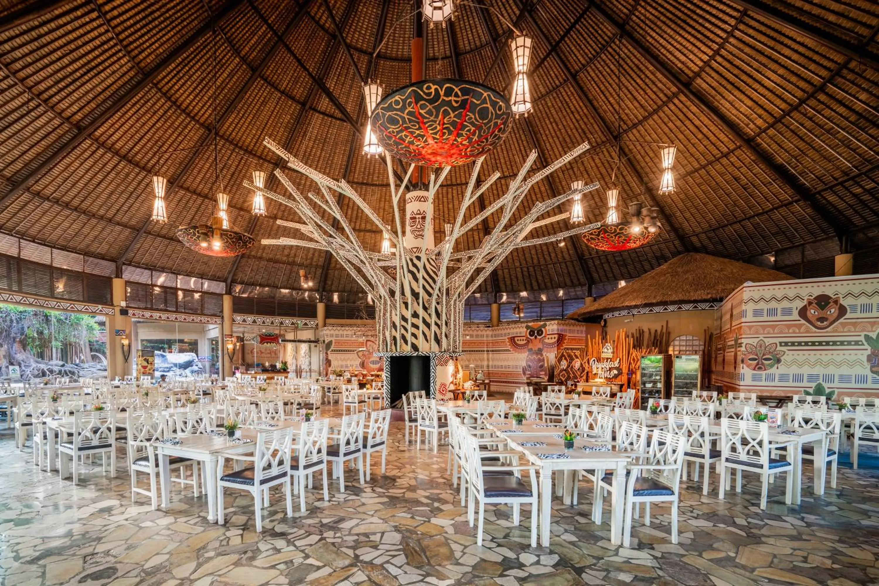 Restaurant/places to eat in Mara River Safari Lodge Bali