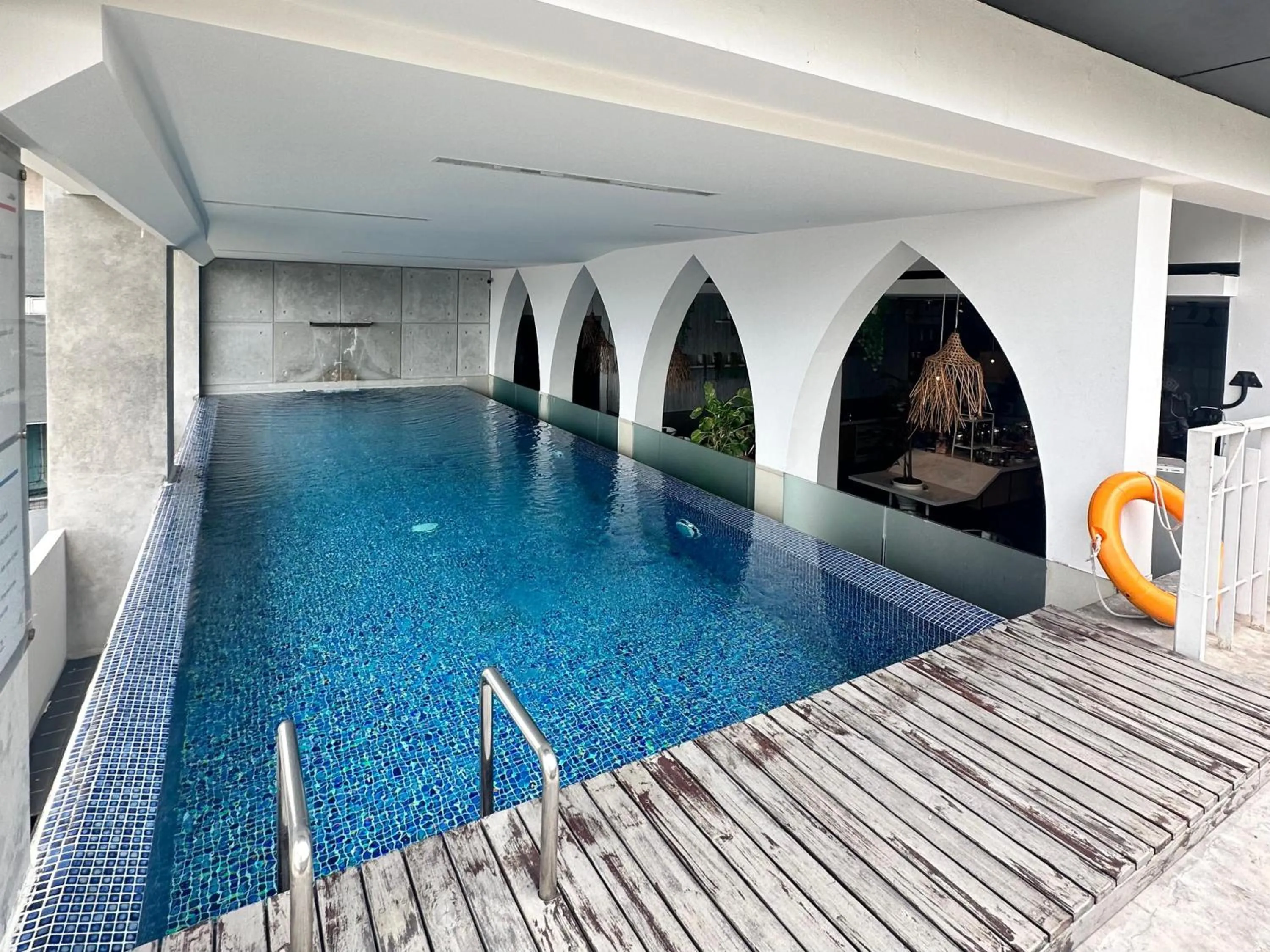 Swimming pool in Akmani Hotel Jakarta