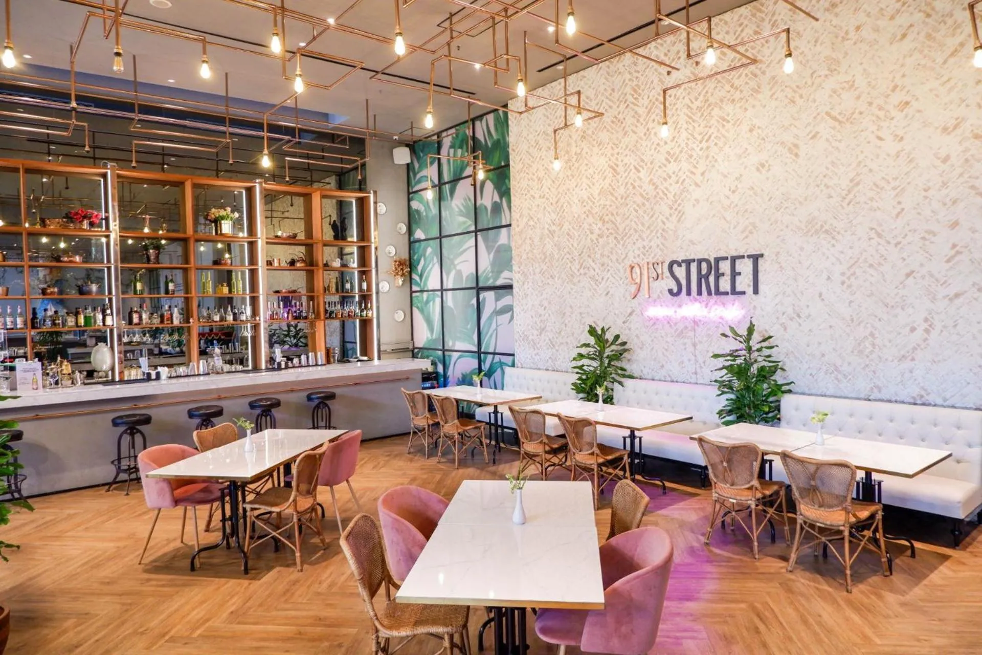 Restaurant/places to eat in Akmani Hotel Jakarta