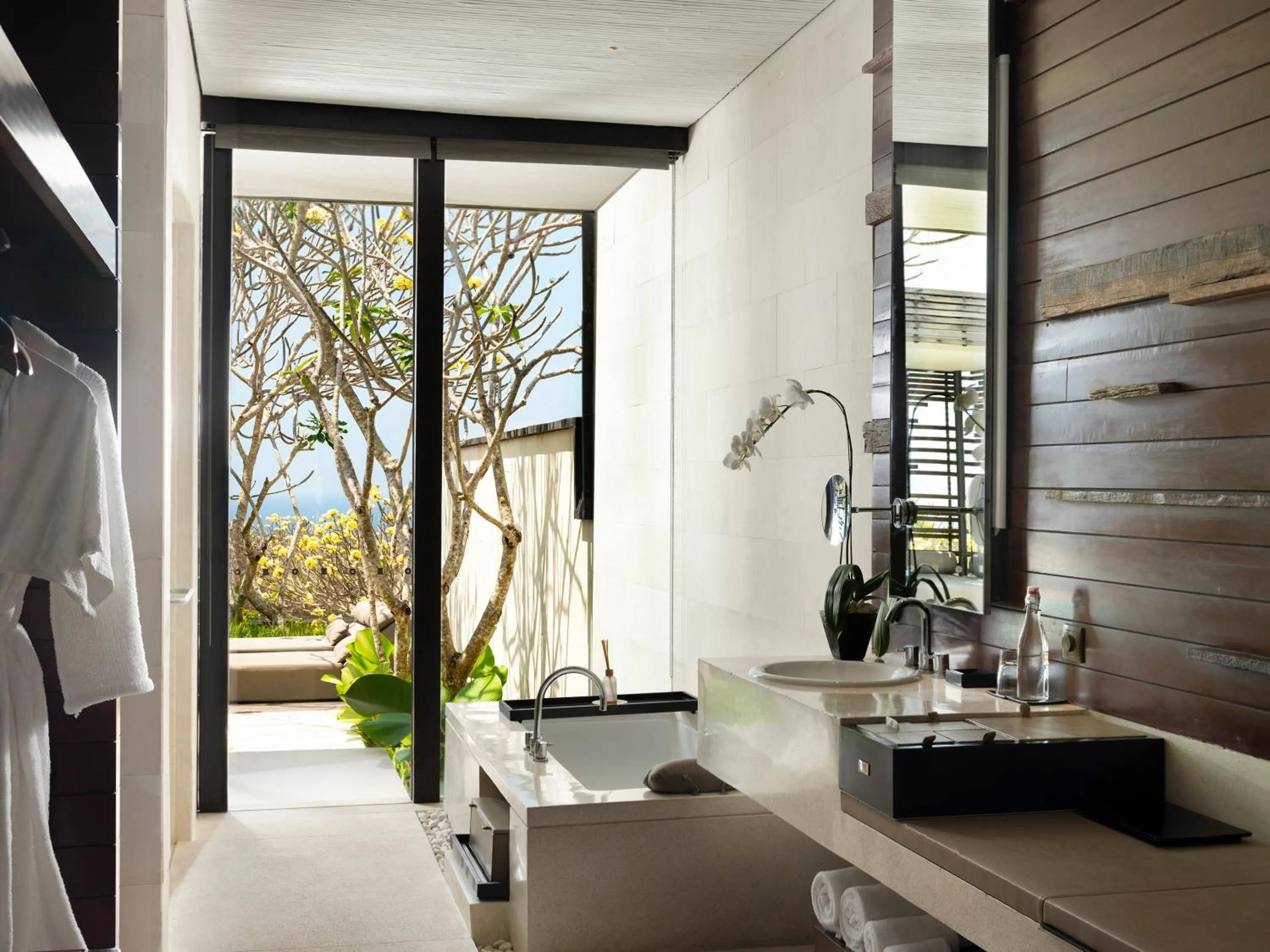 Bathroom in Alila Villas Uluwatu