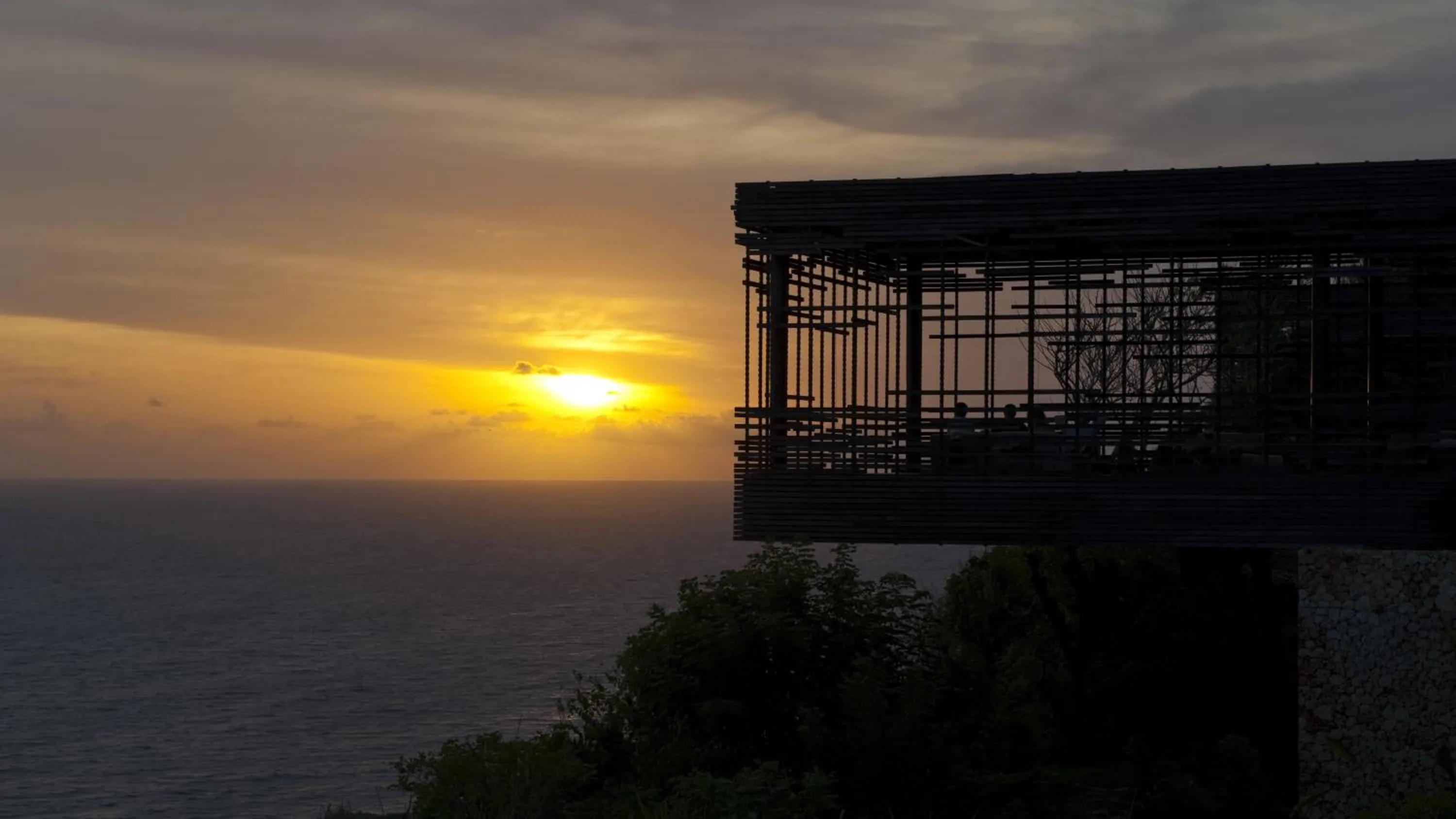 Sunset in Alila Villas Uluwatu