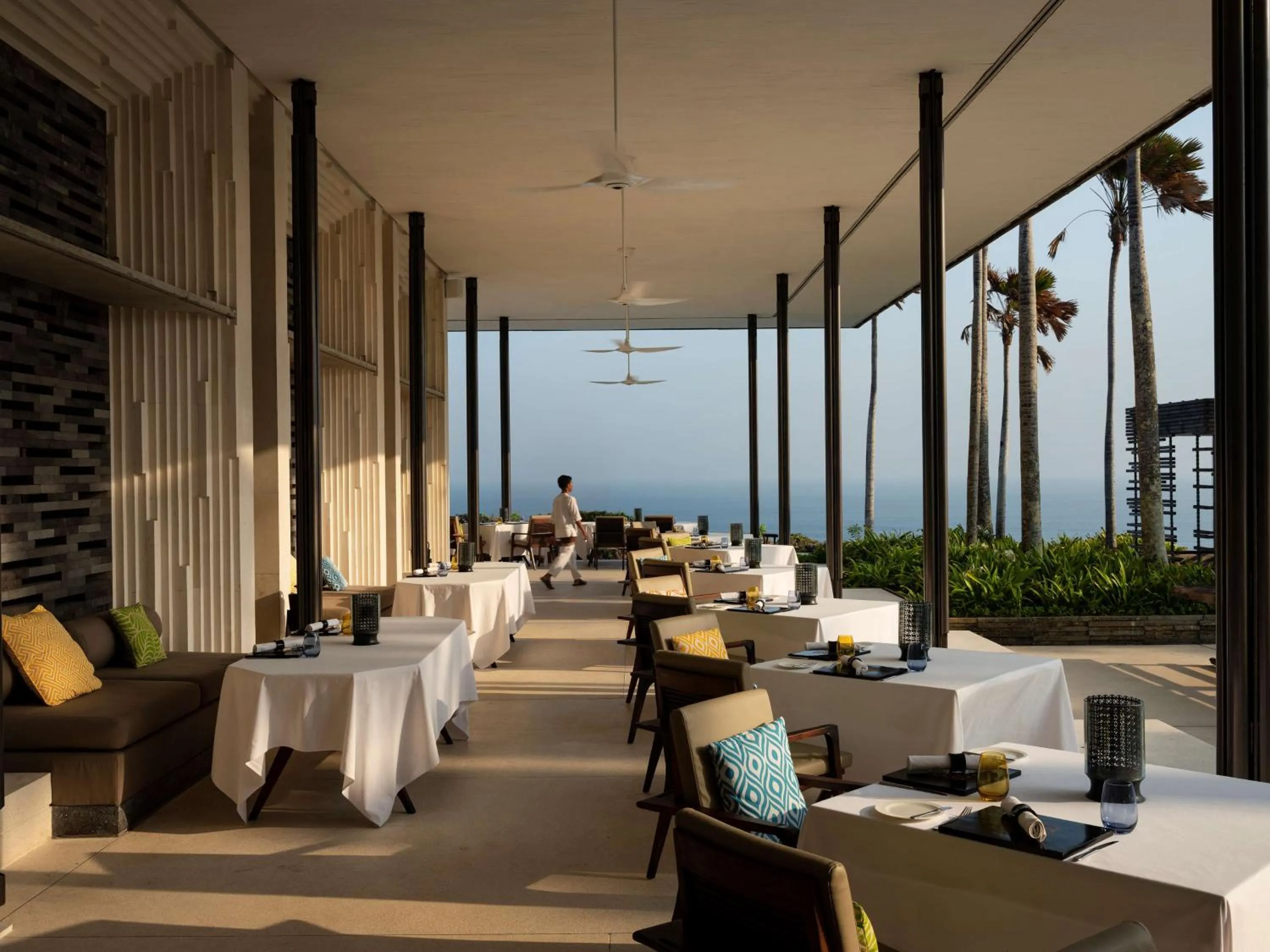 Restaurant/places to eat in Alila Villas Uluwatu