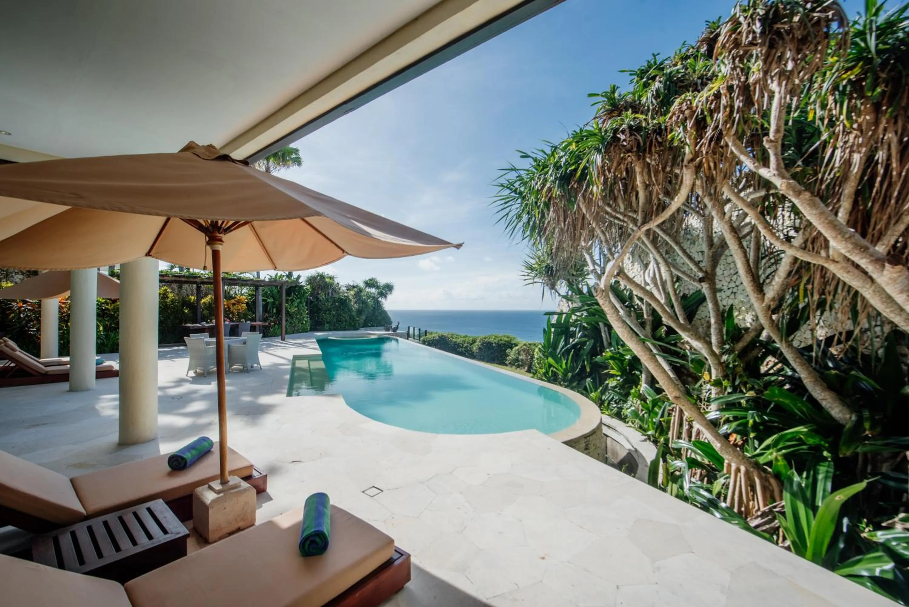 Swimming pool in Karma Kandara