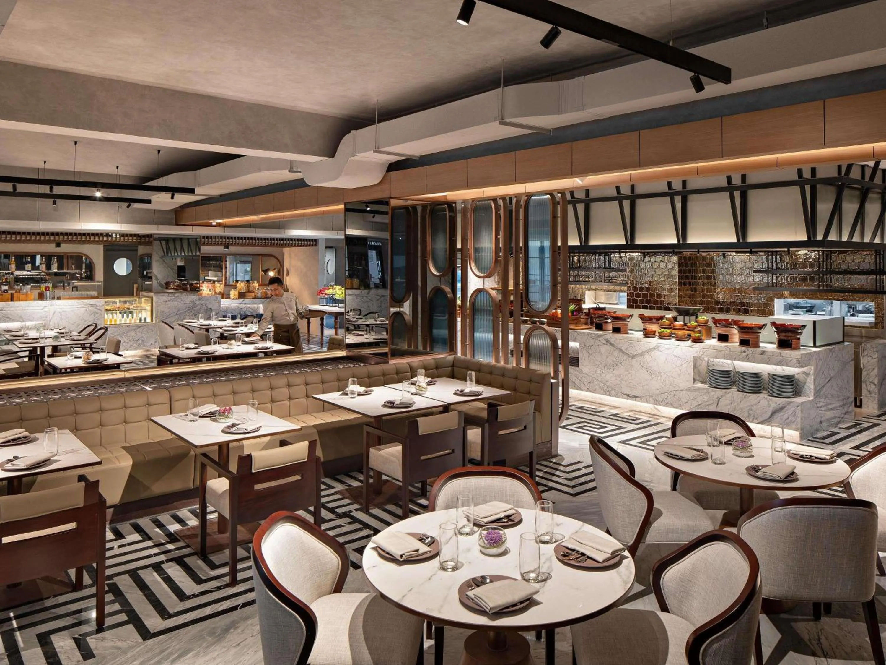 Restaurant/places to eat in Mövenpick Hotel Jakarta City Centre