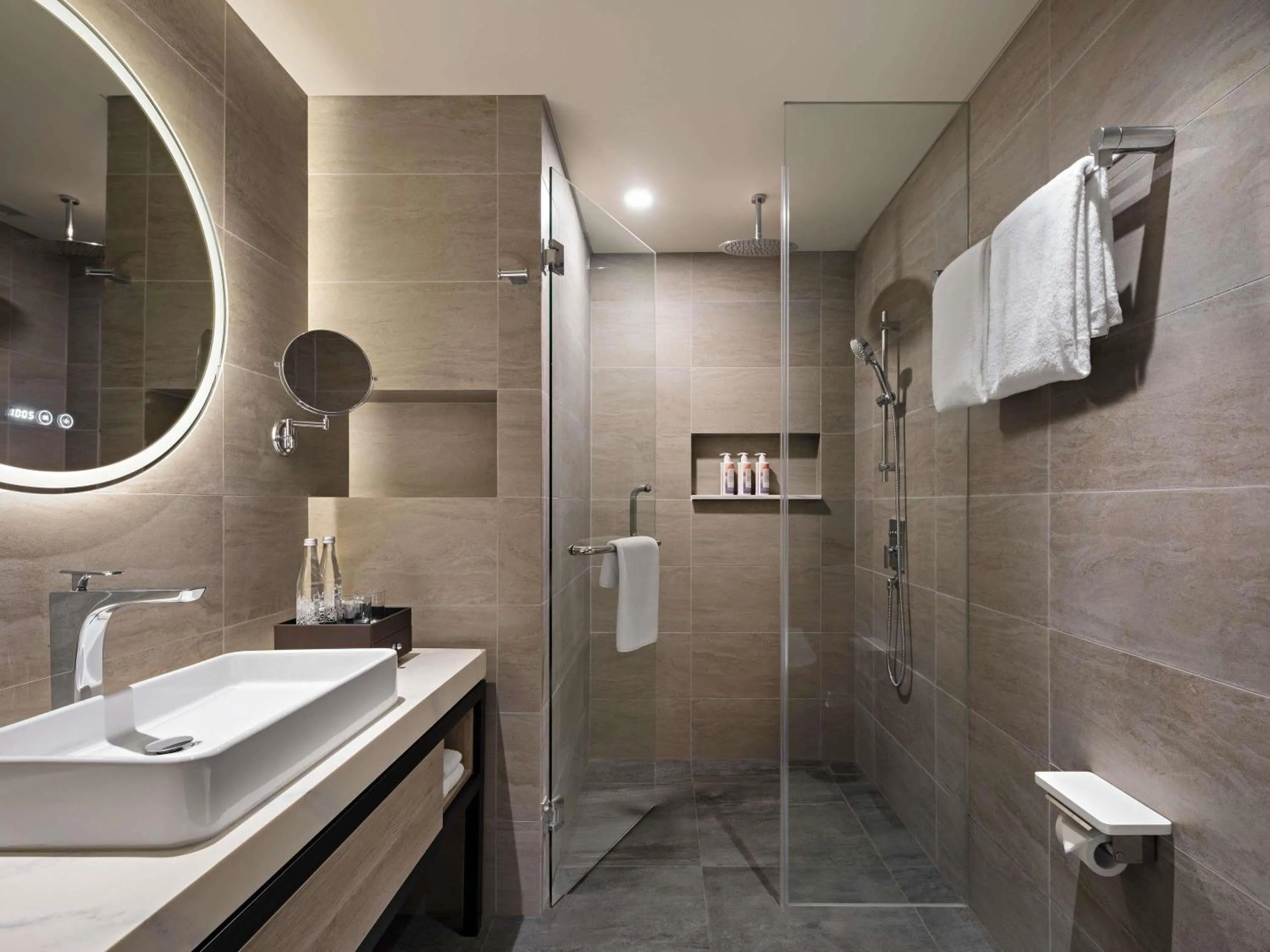 Bedroom in Mövenpick Hotel Jakarta City Centre