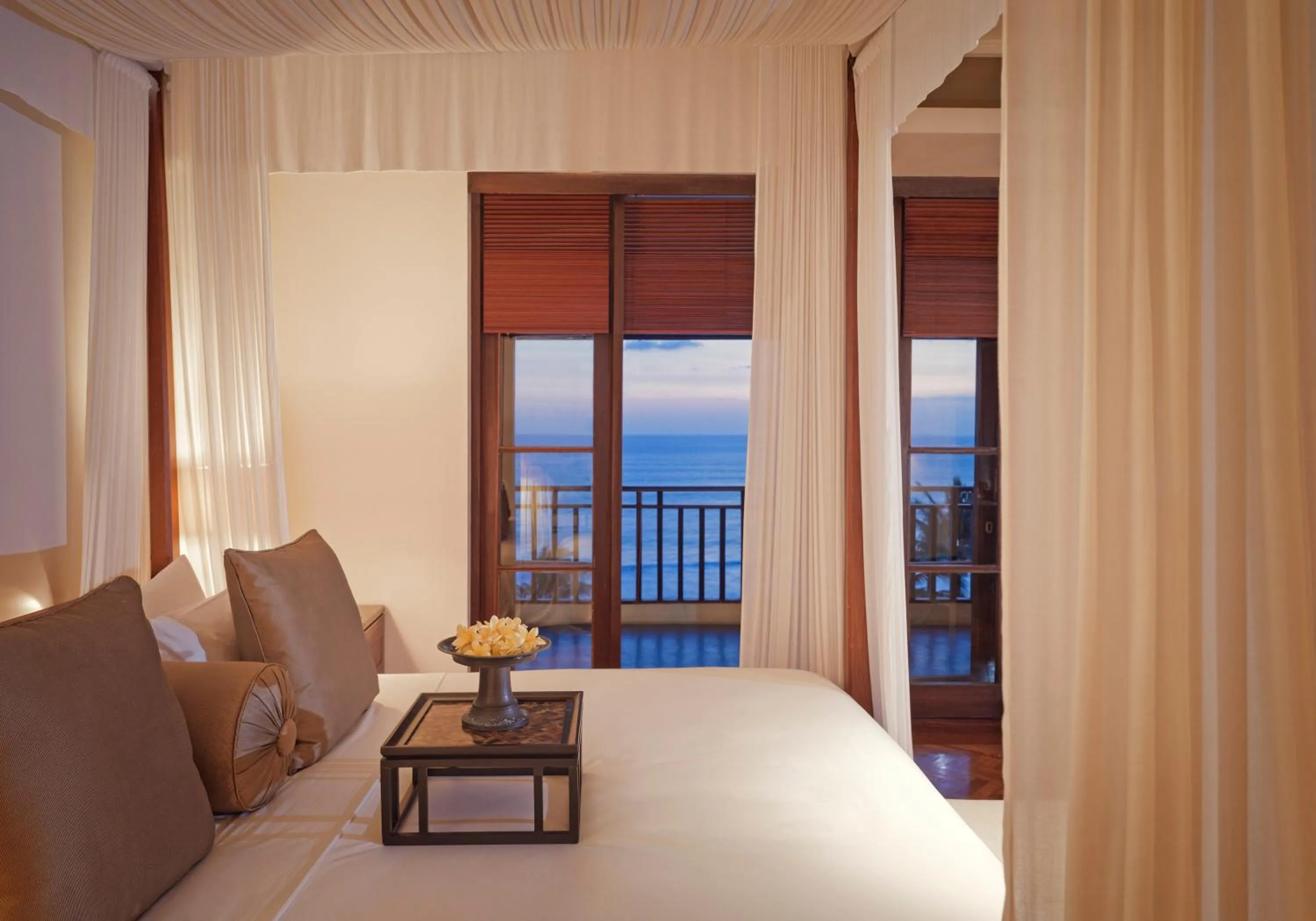 Bedroom, Bed in The Legian Seminyak, Bali