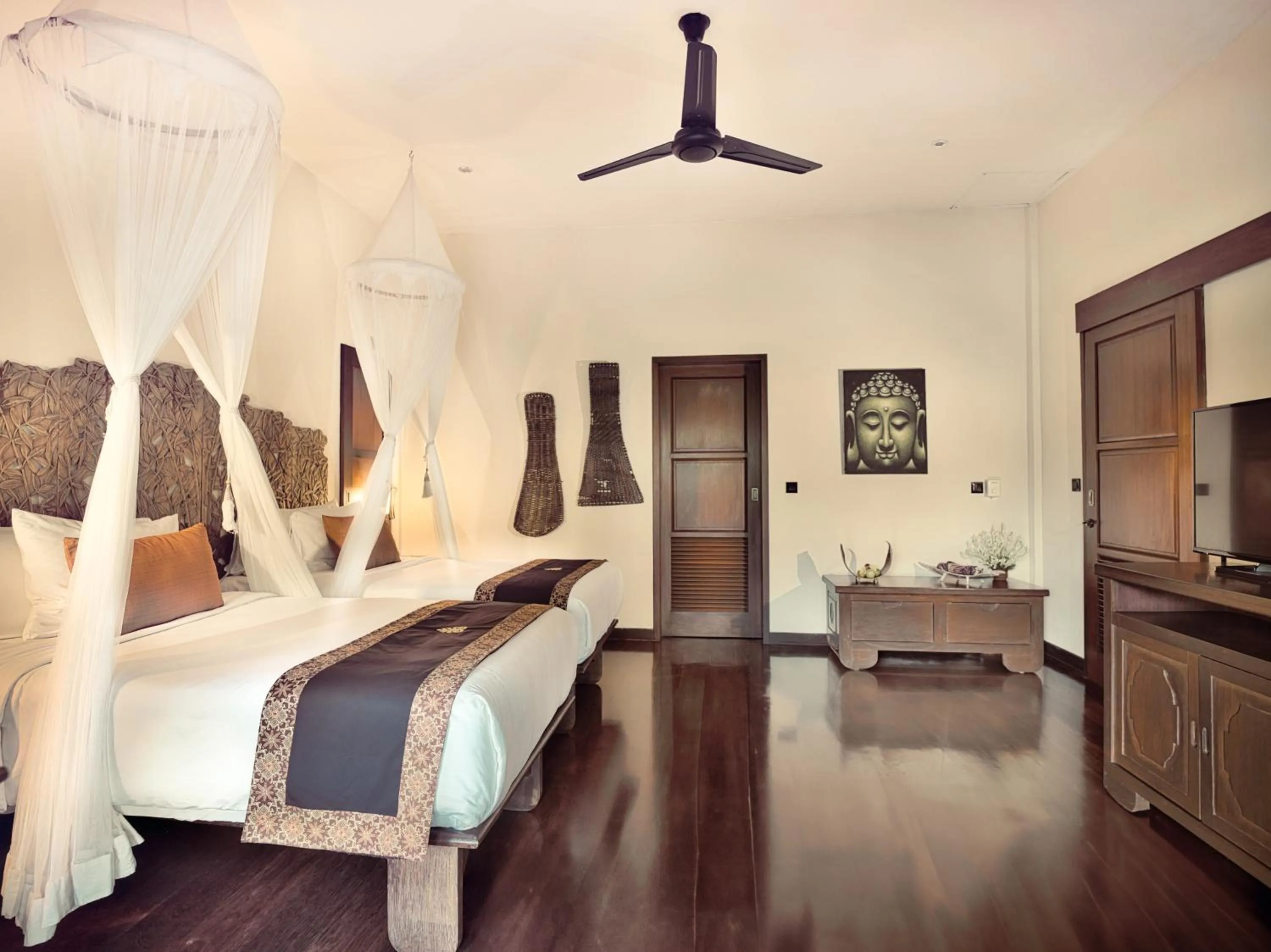 Other, Bed in Hanging Gardens of Bali