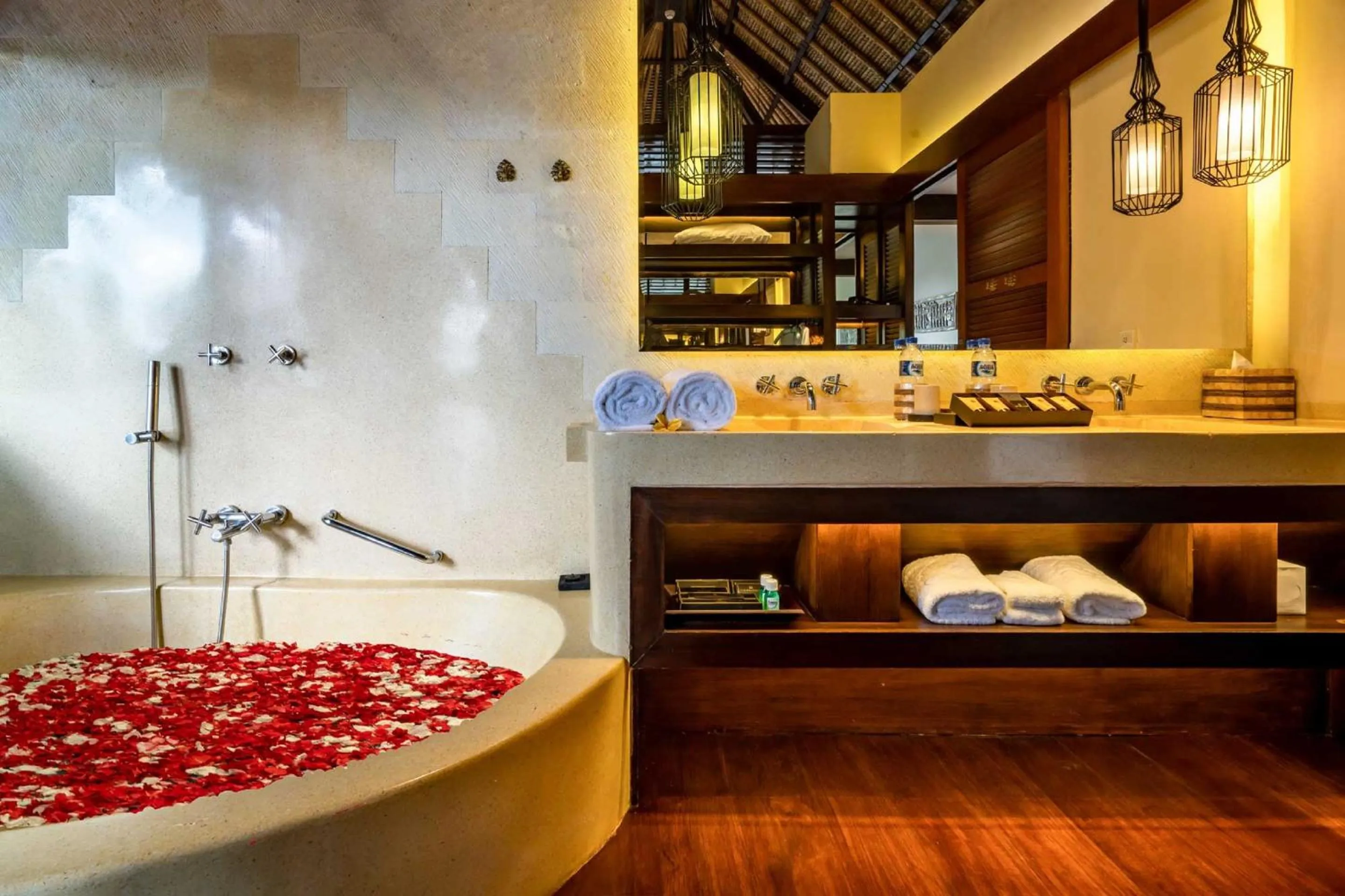 Shower in Hanging Gardens of Bali