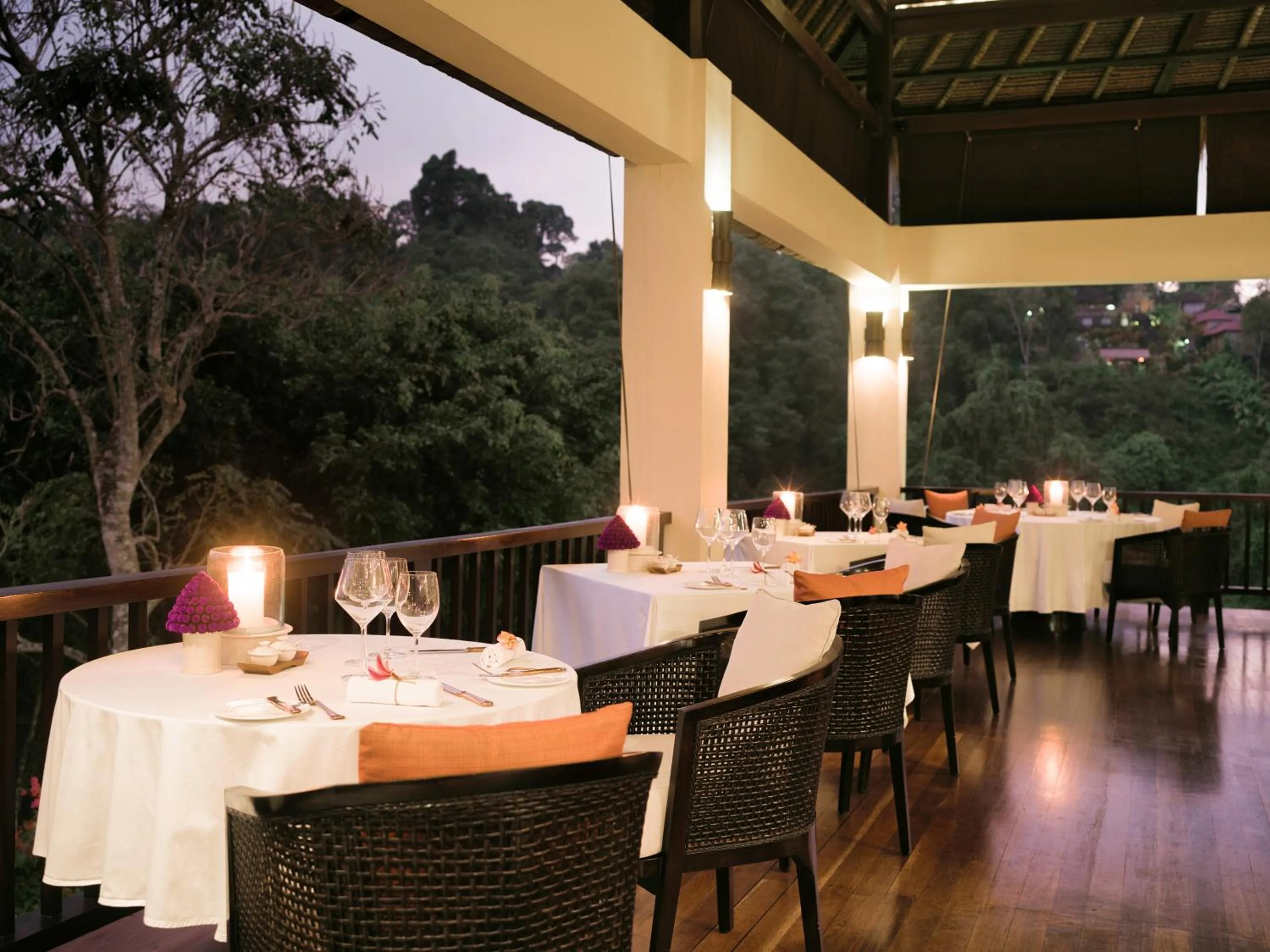 Restaurant/places to eat in Hanging Gardens of Bali