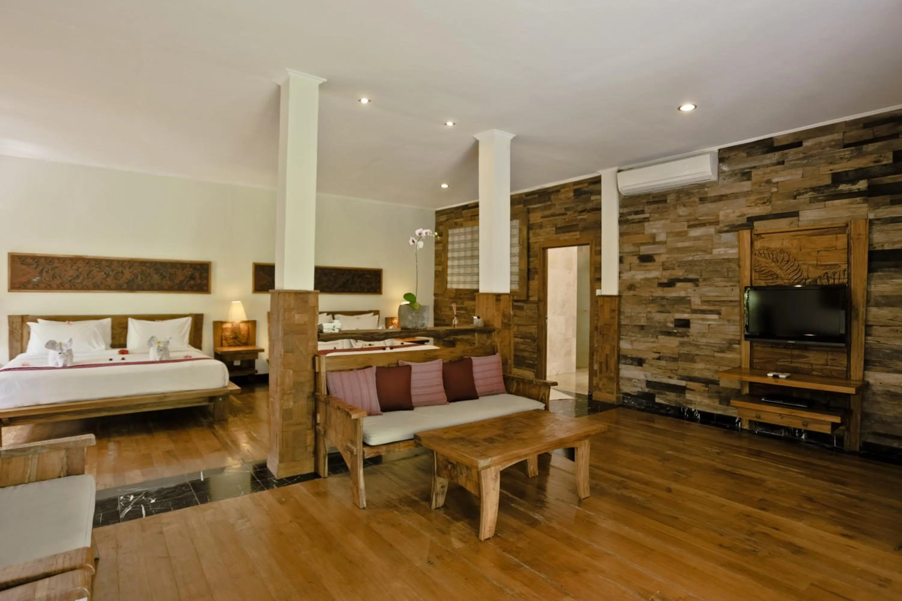 Day, Bed in Sri Ratih Cottages, CHSE Certified