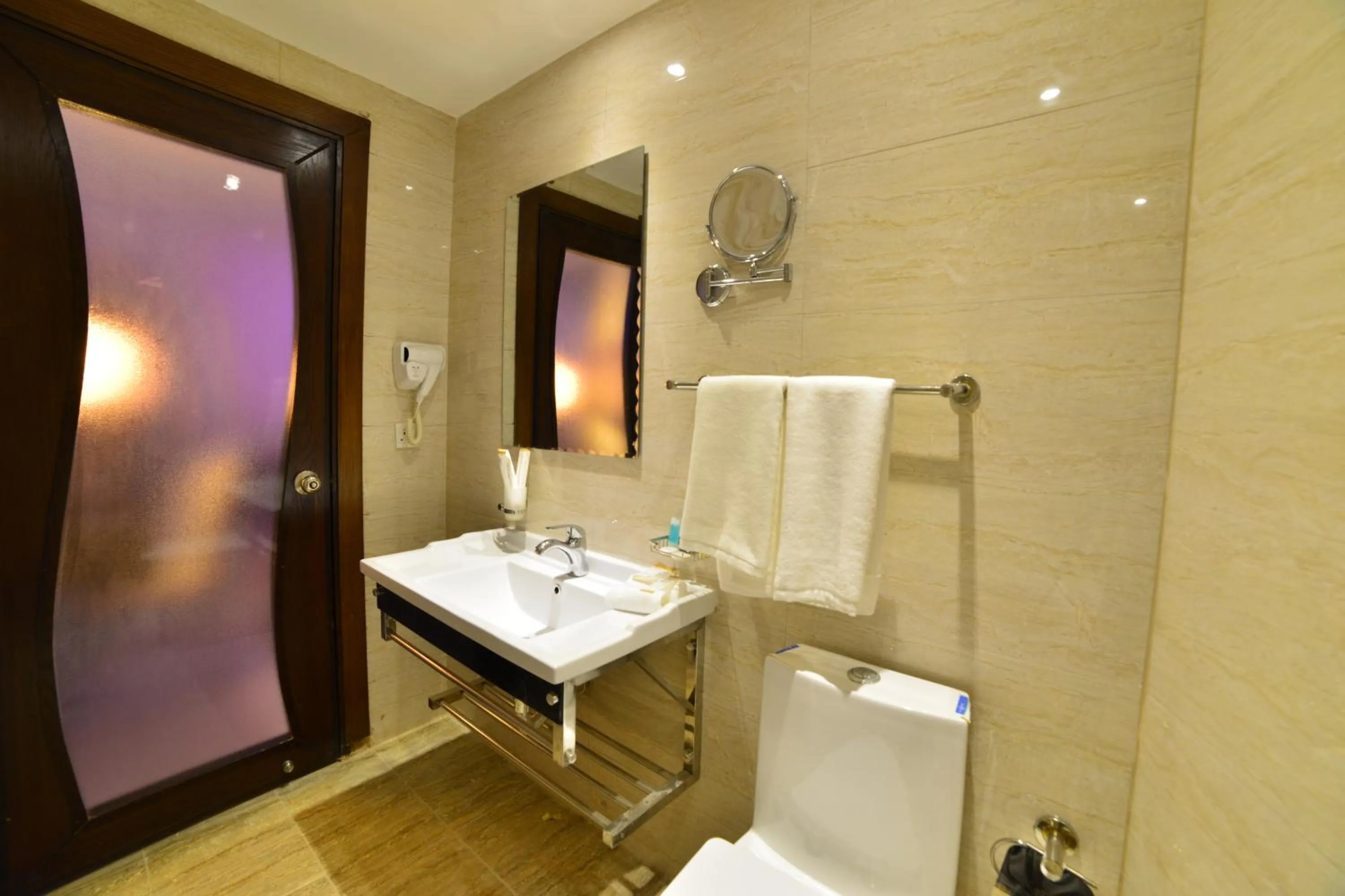 Bathroom in P Quattro Relax Hotel