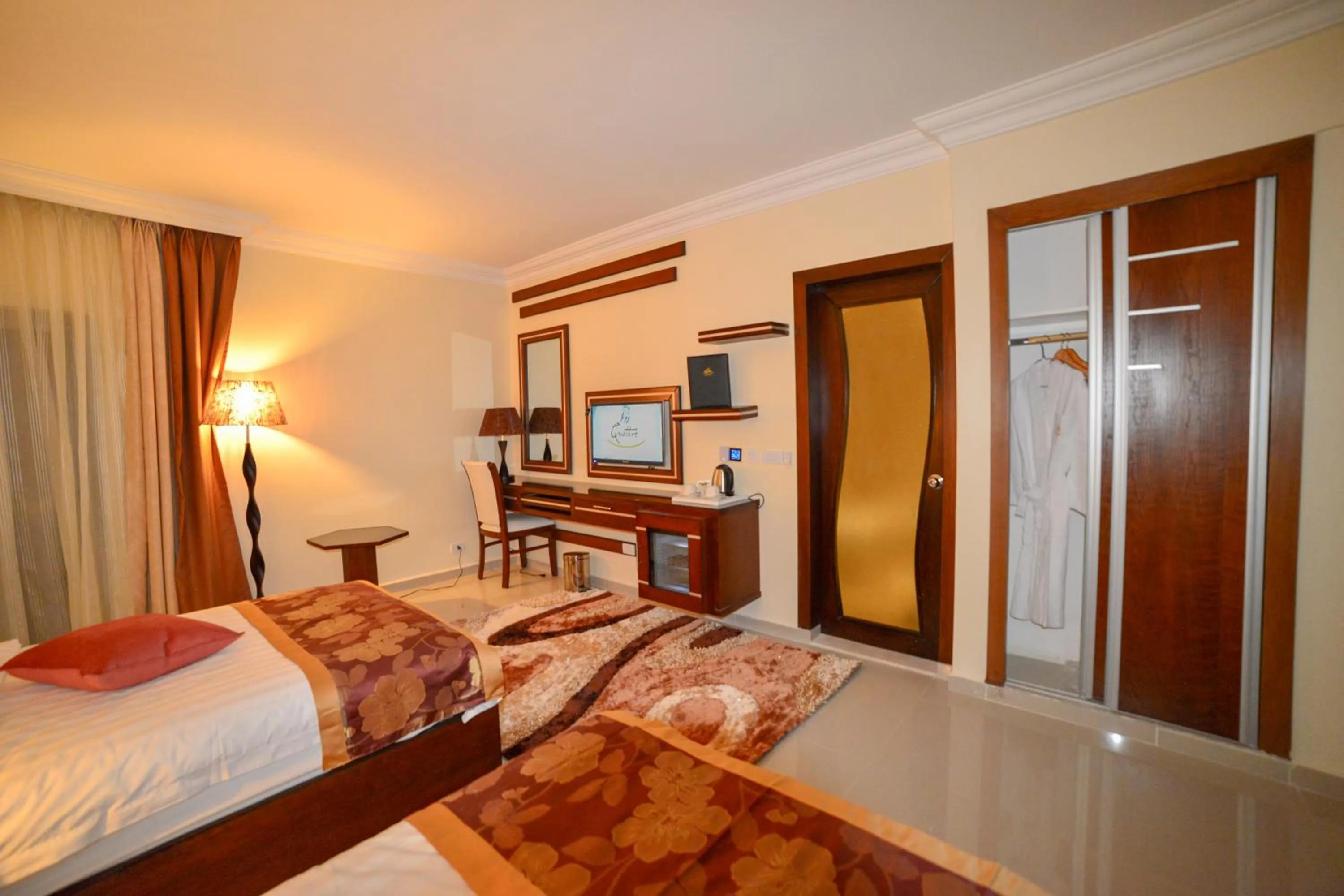 Decorative detail, Bed in P Quattro Relax Hotel