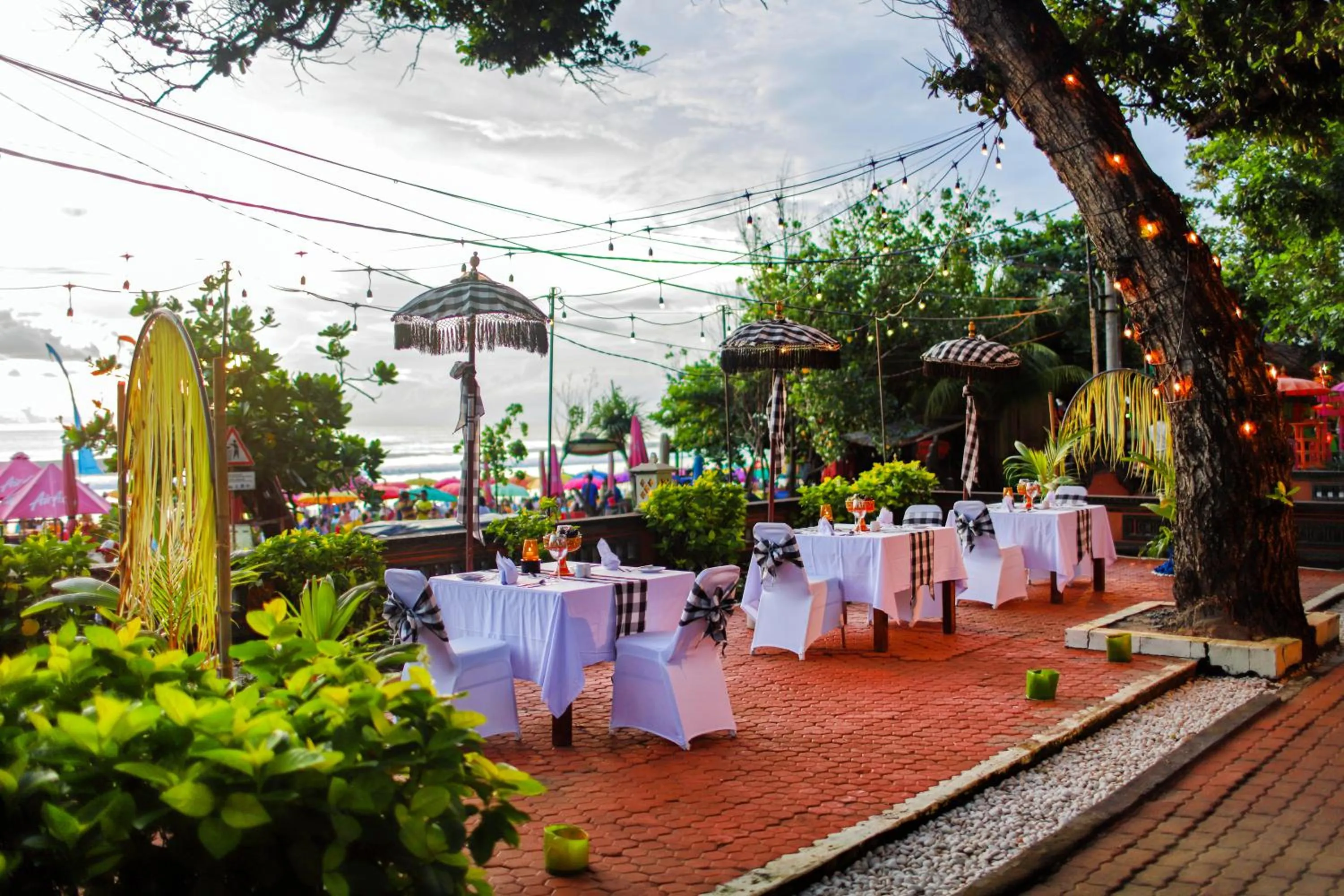 Restaurant/places to eat in Puri Saron Hotel Seminyak