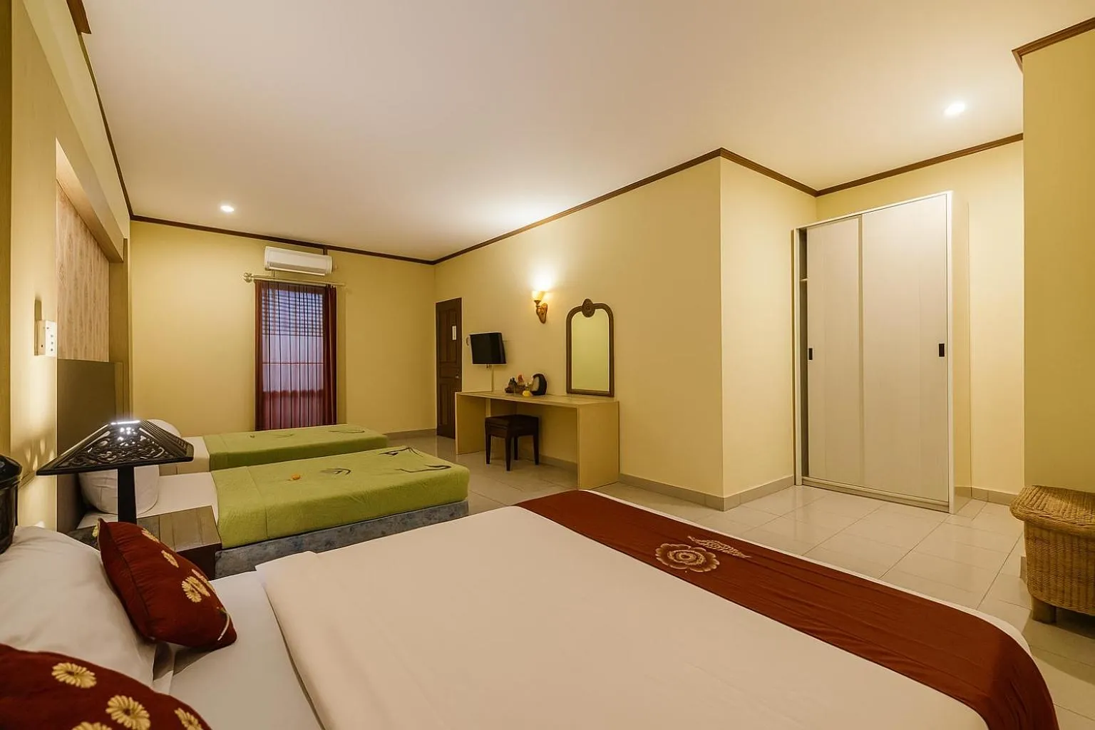 Bedroom, Bed in Puri Saron Hotel Madangan - Gianyar