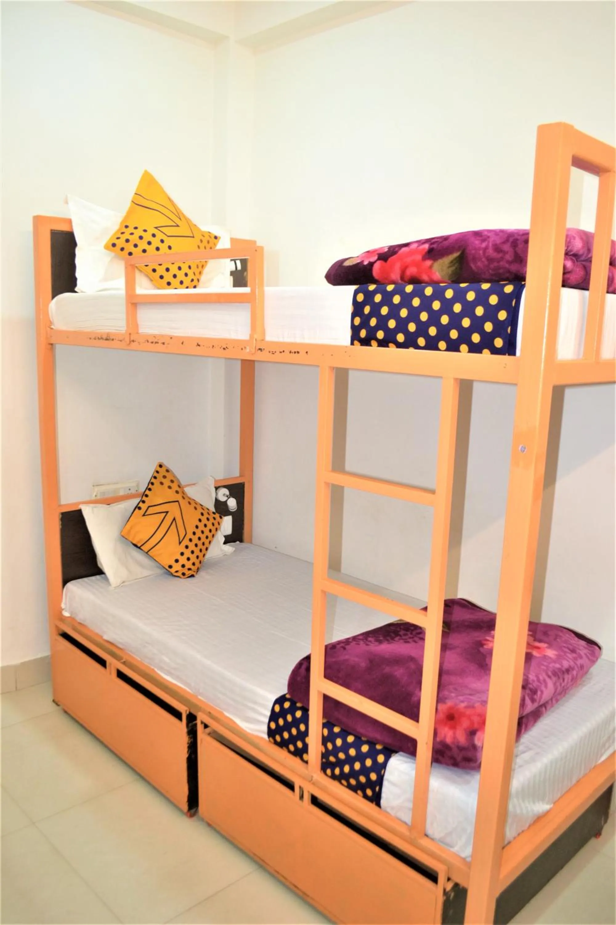 bunk bed, Bed in Bedweiser Backpackers Hostel