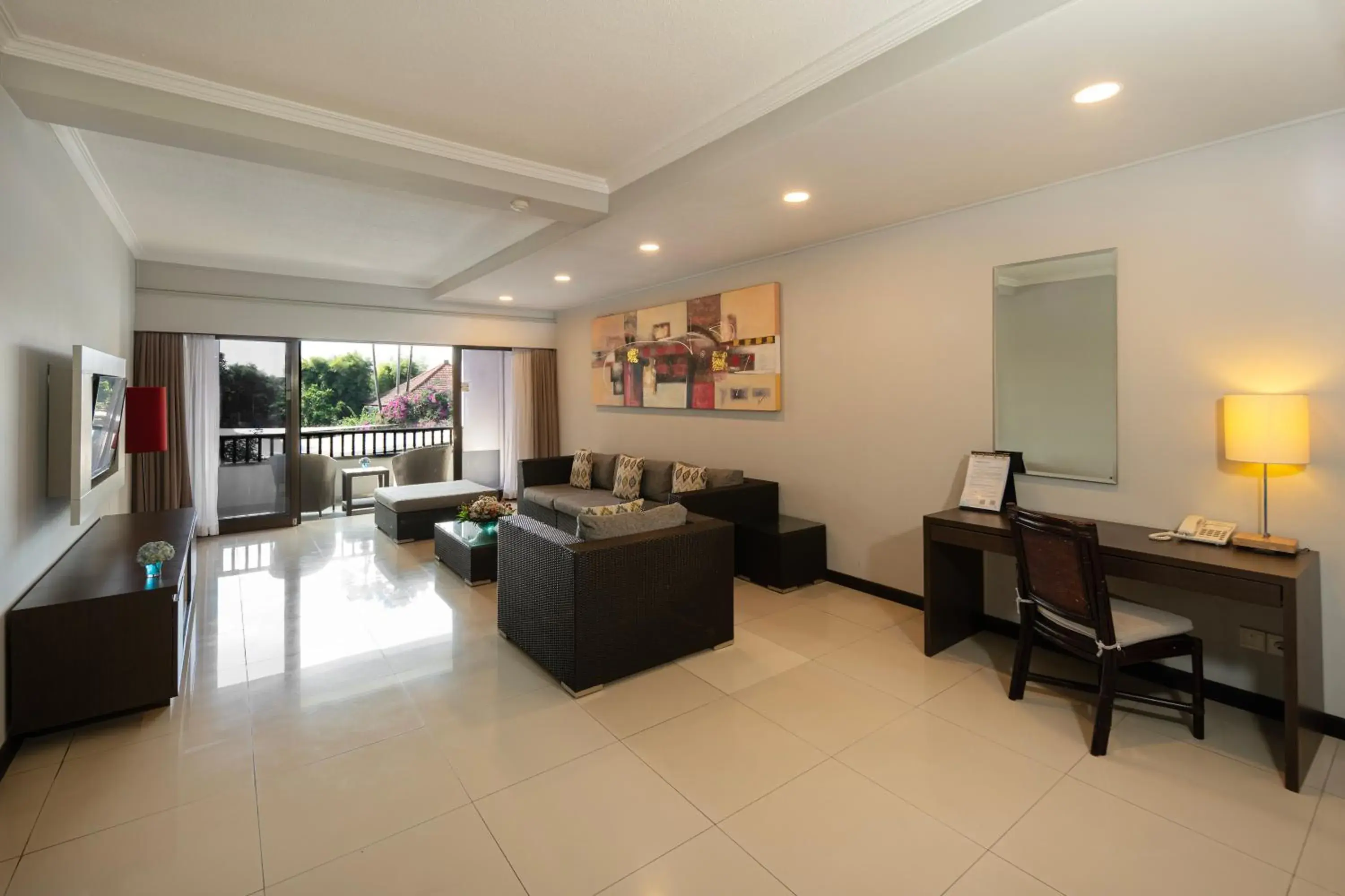 Three-Bedroom Suite with Balcony in Prime Plaza Suites Sanur – Bali Three-Bedroom Suite with Balcony in Prime Plaza Suites Sanur – Bali