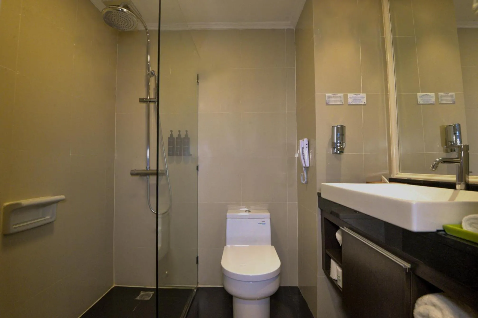 Bathroom in Prime Plaza Suites Sanur – Bali