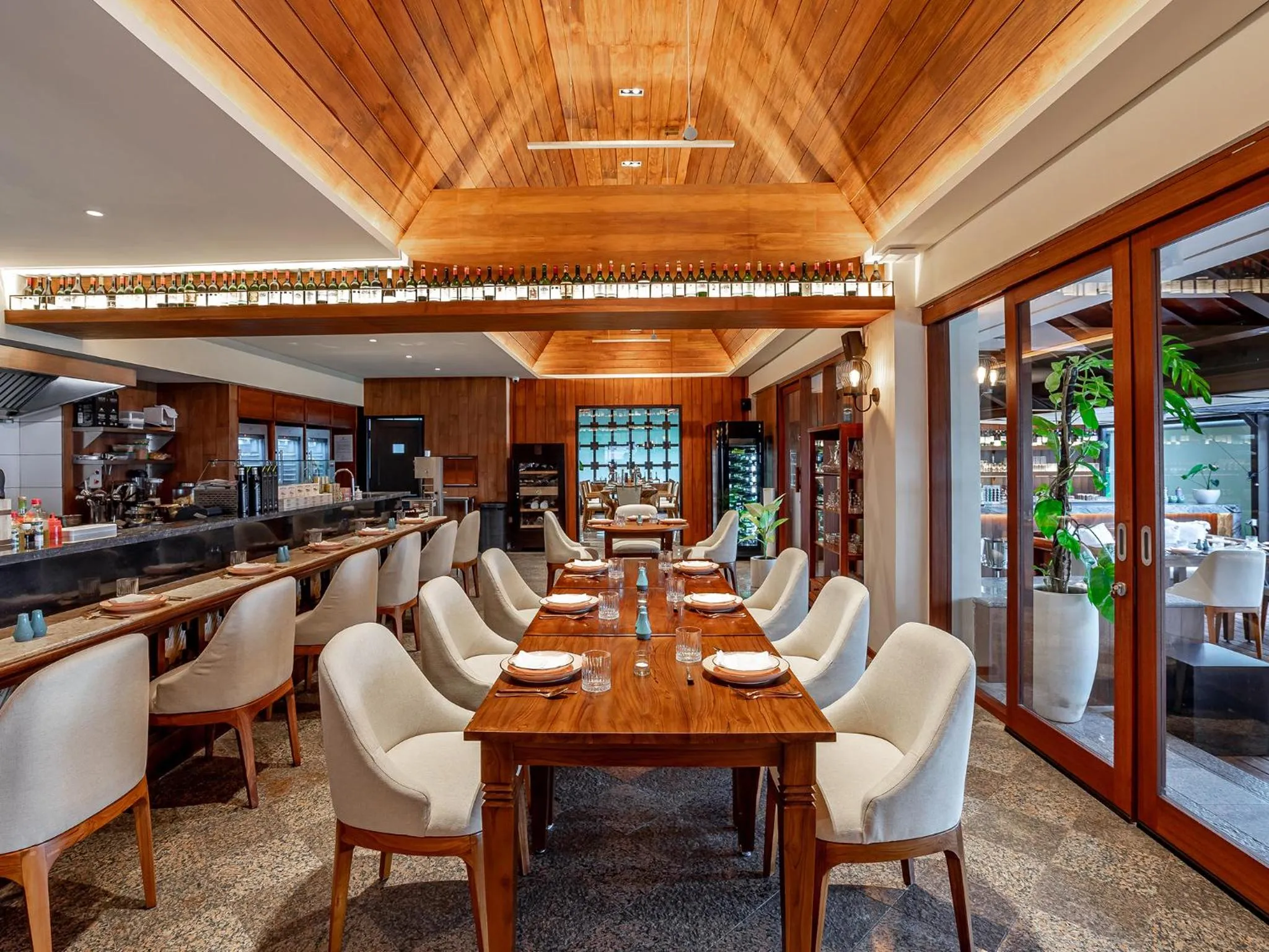 Restaurant/places to eat in Discovery Kartika Plaza Hotel