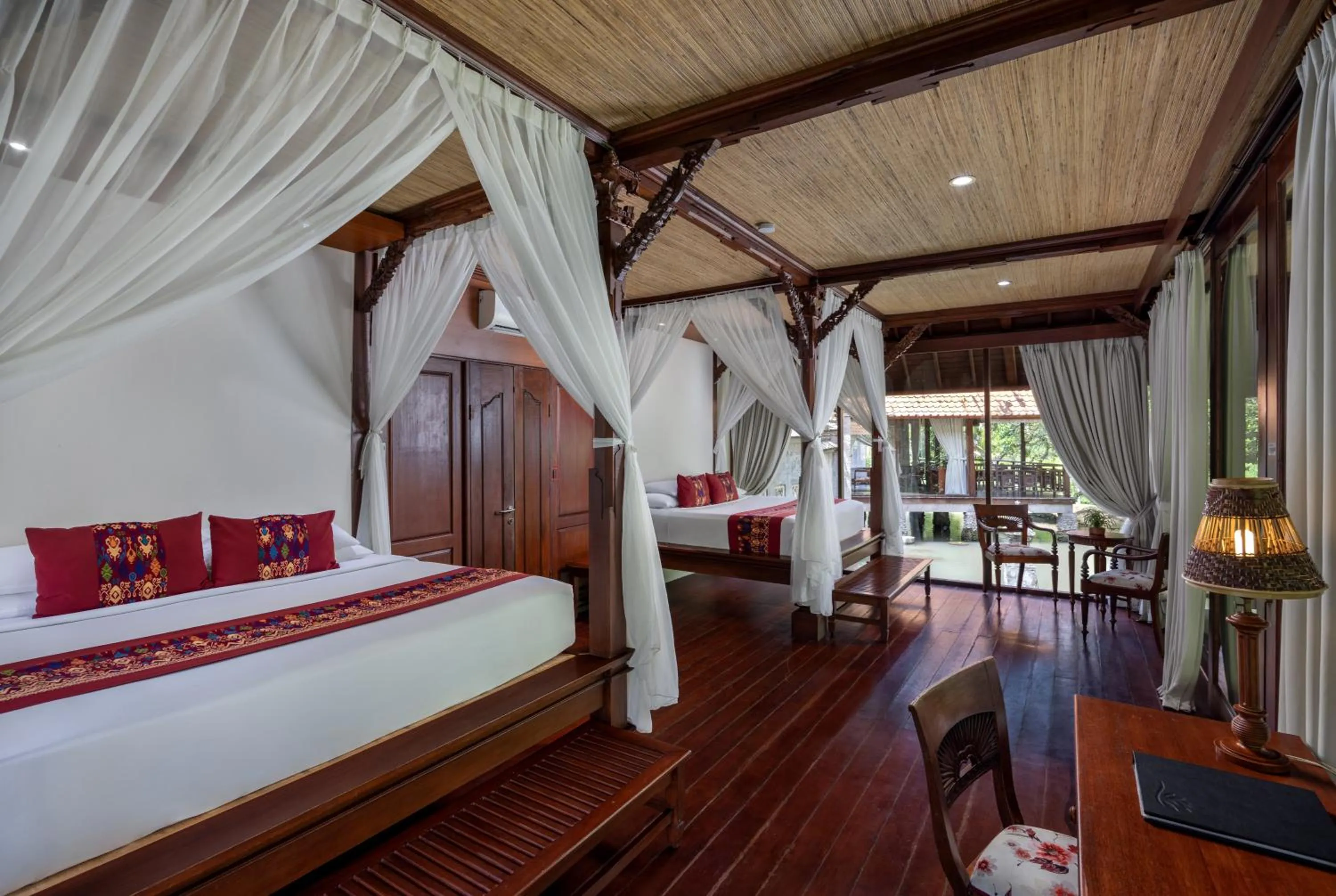 Property building, Bed in Santi Mandala Villa & Spa