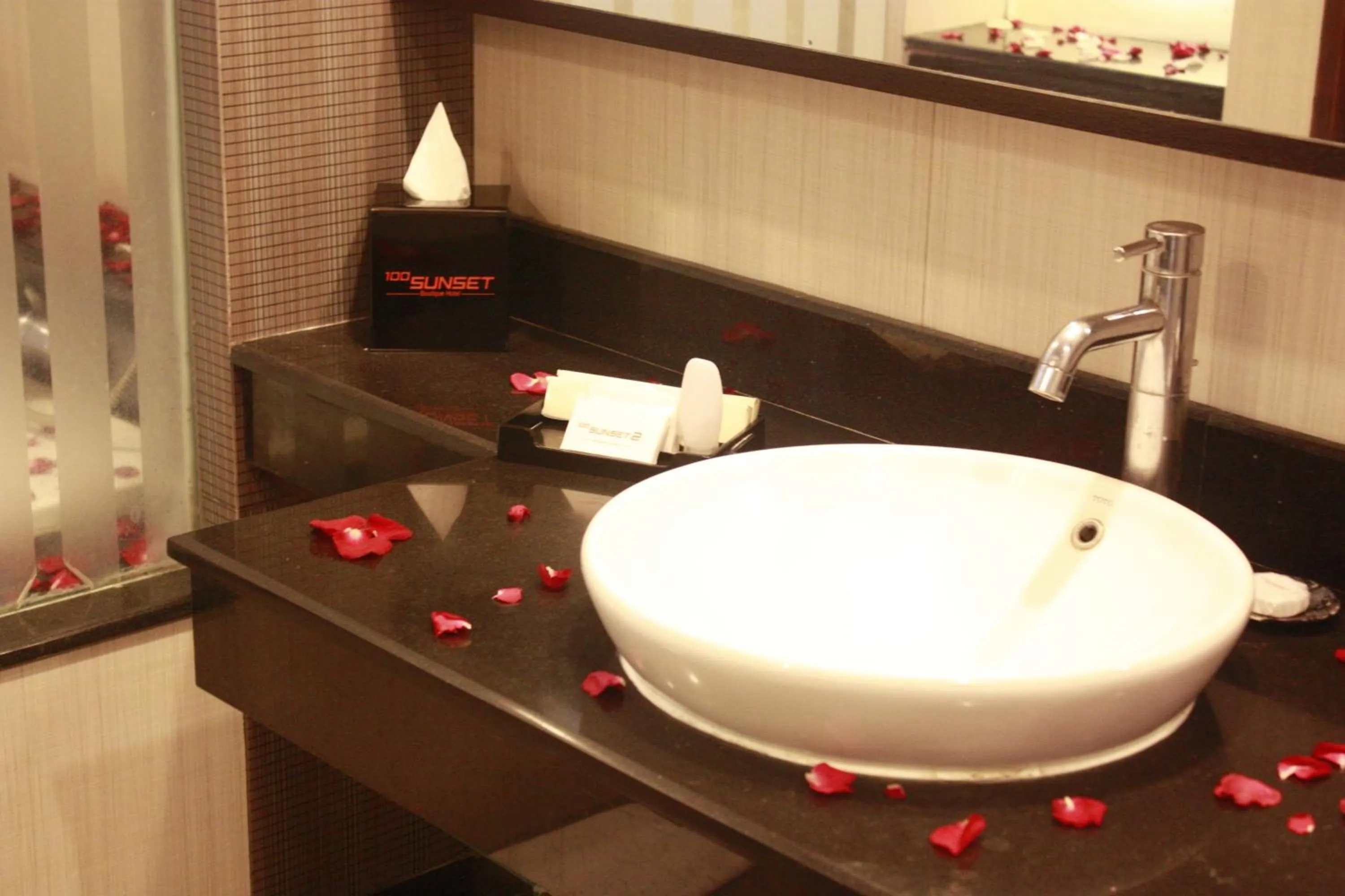 Bathroom in 100 Sunset Boutique