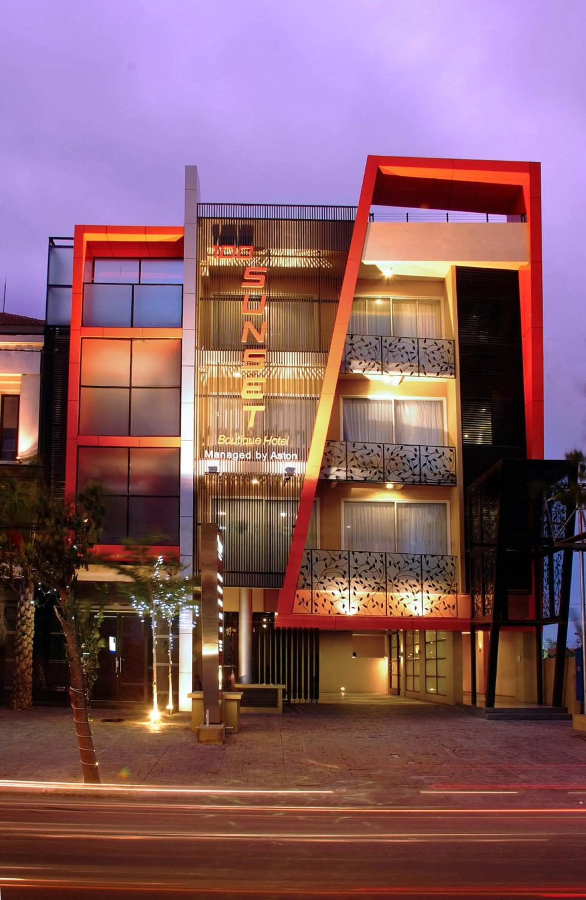 Facade/entrance, Property Building in 100 Sunset Boutique