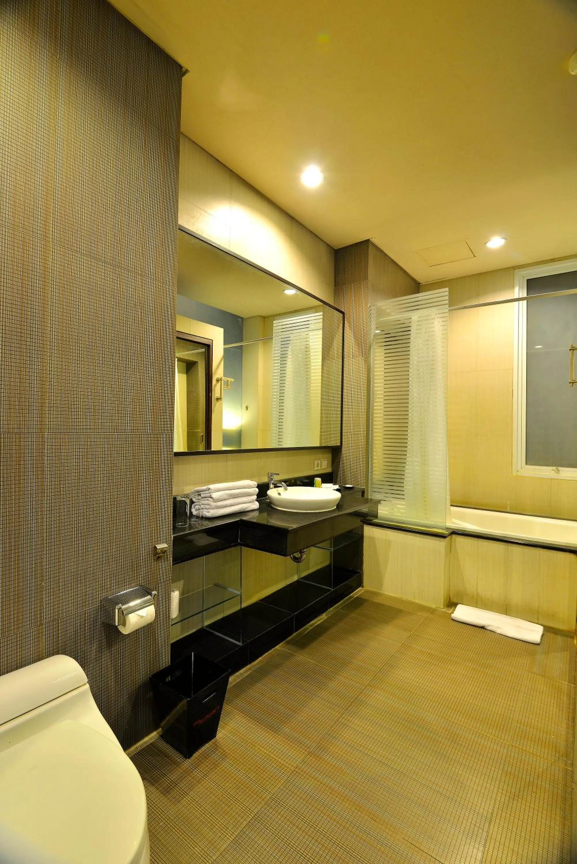 Bathroom in 100 Sunset Boutique