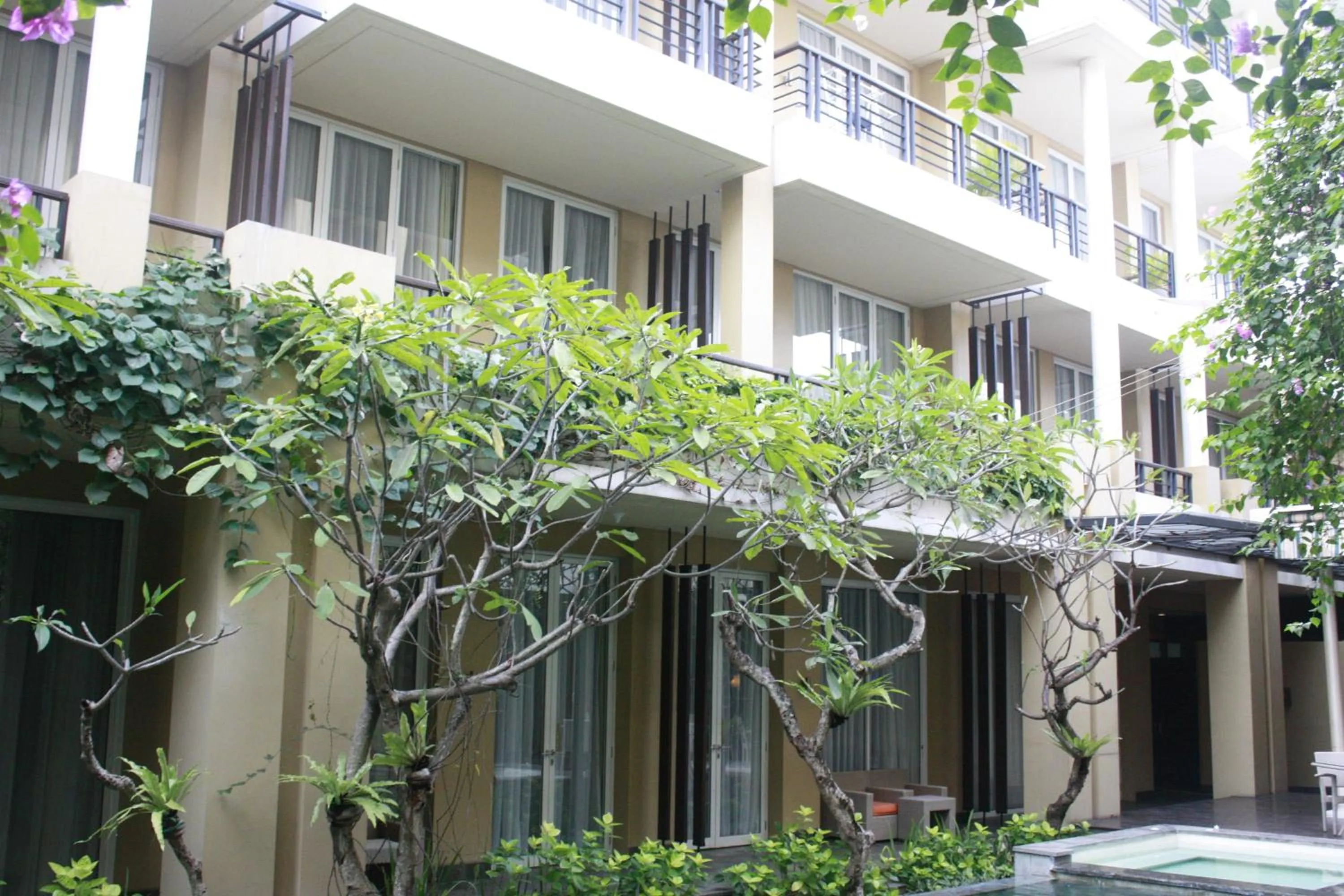 Facade/entrance, Property Building in 100 Sunset Boutique