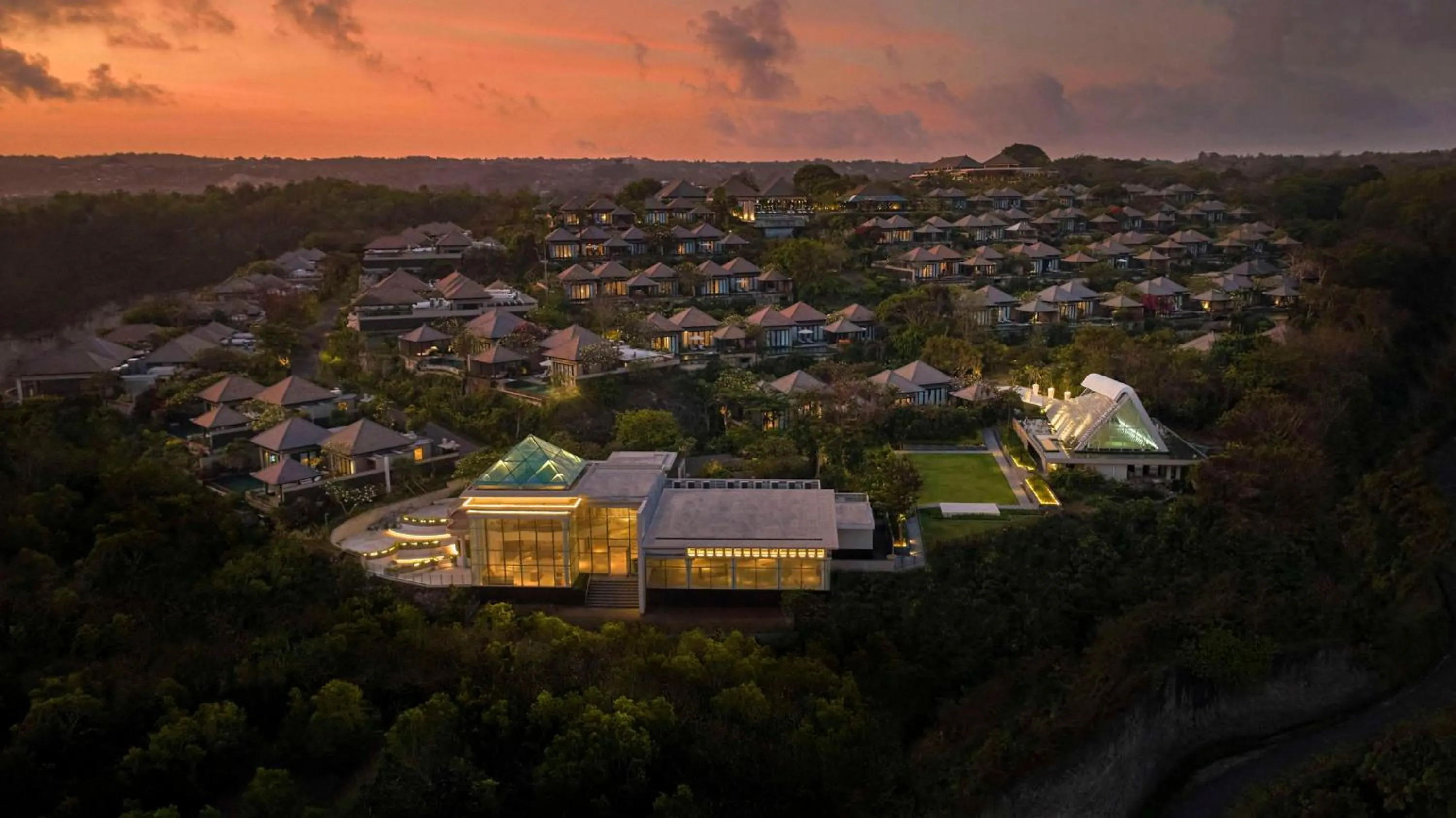 Property building in Umana Bali, LXR Hotels & Resorts