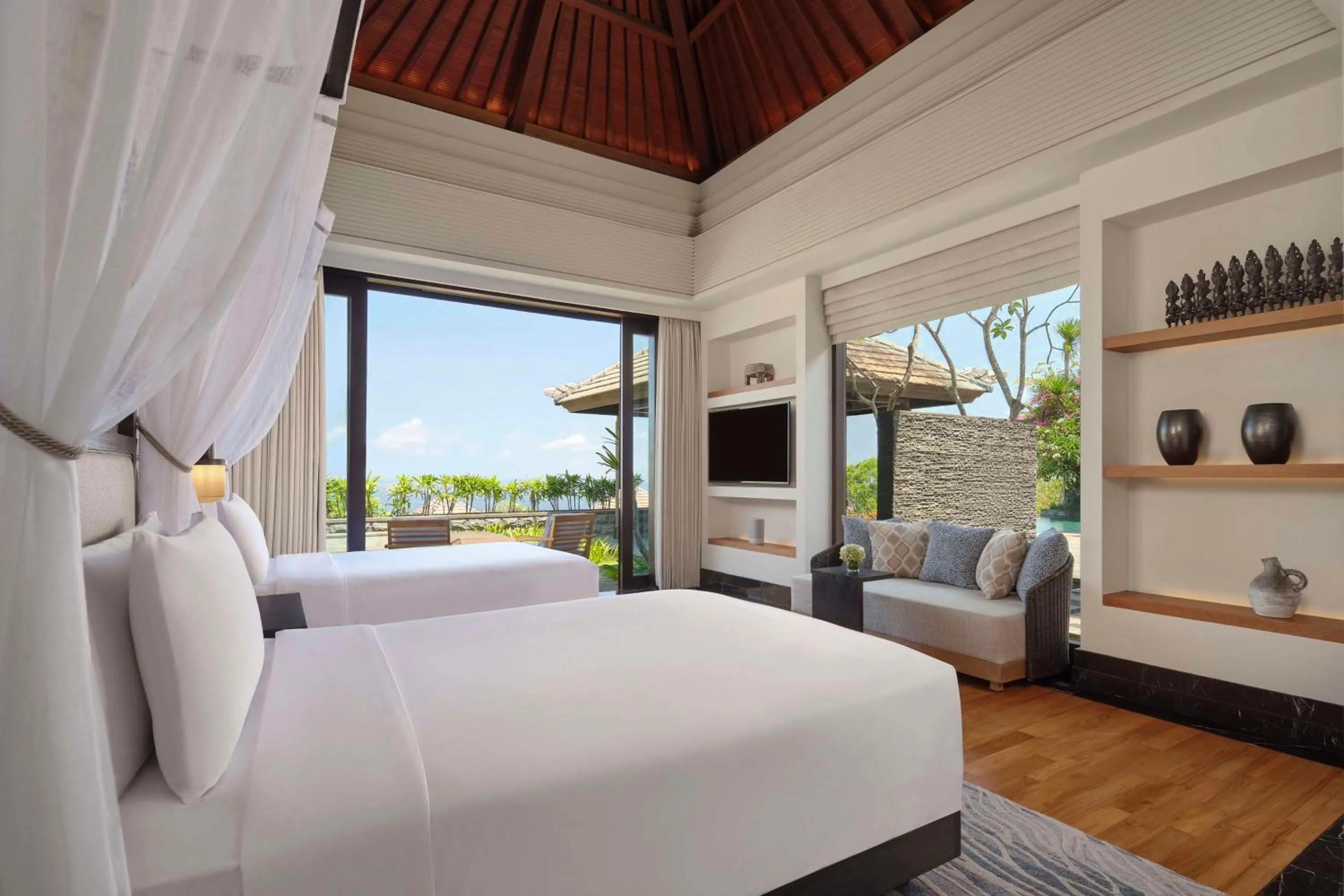 Bed in Umana Bali, LXR Hotels & Resorts