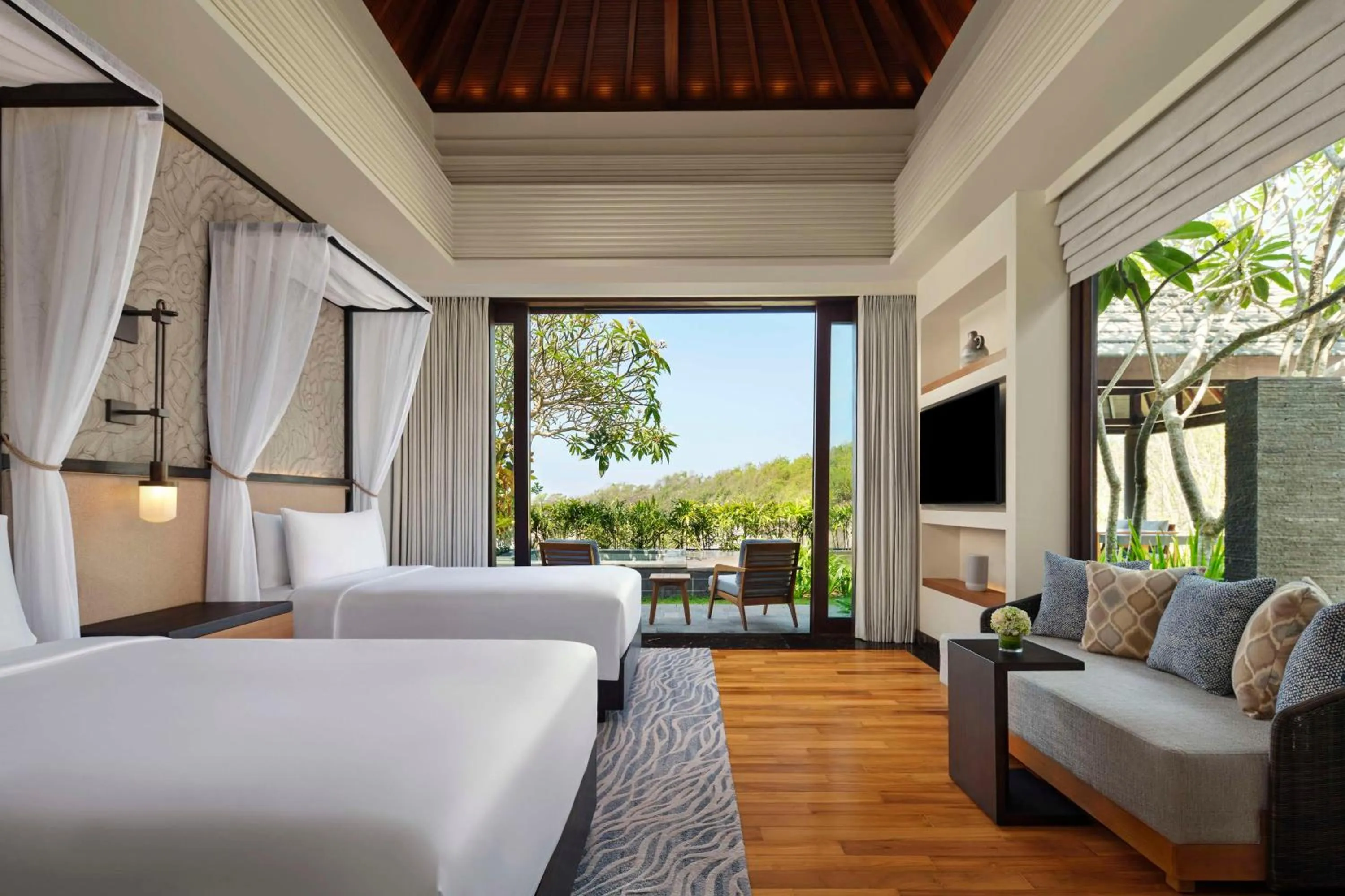 Bed in Umana Bali, LXR Hotels & Resorts