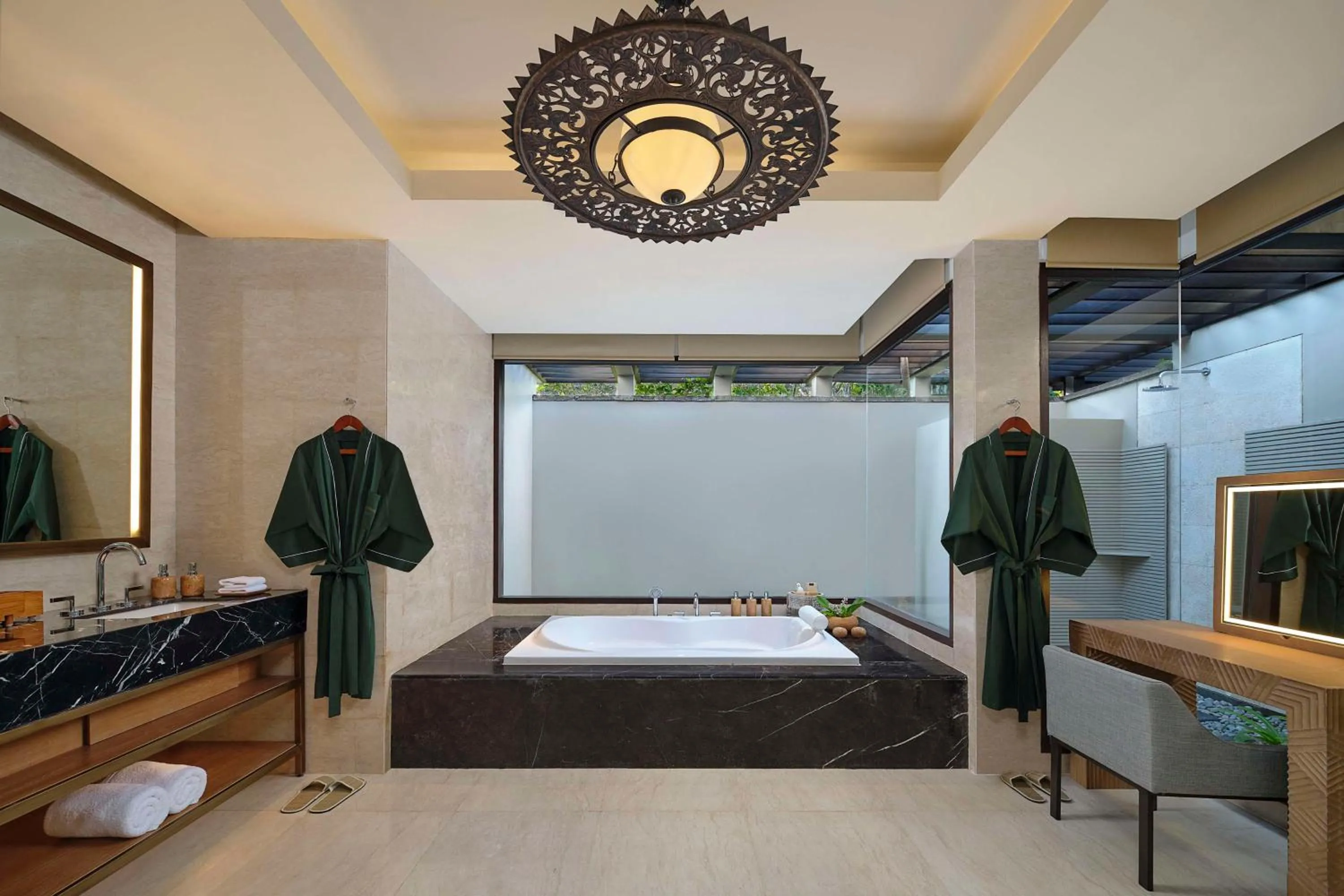 Bathroom, Bed in Umana Bali, LXR Hotels & Resorts