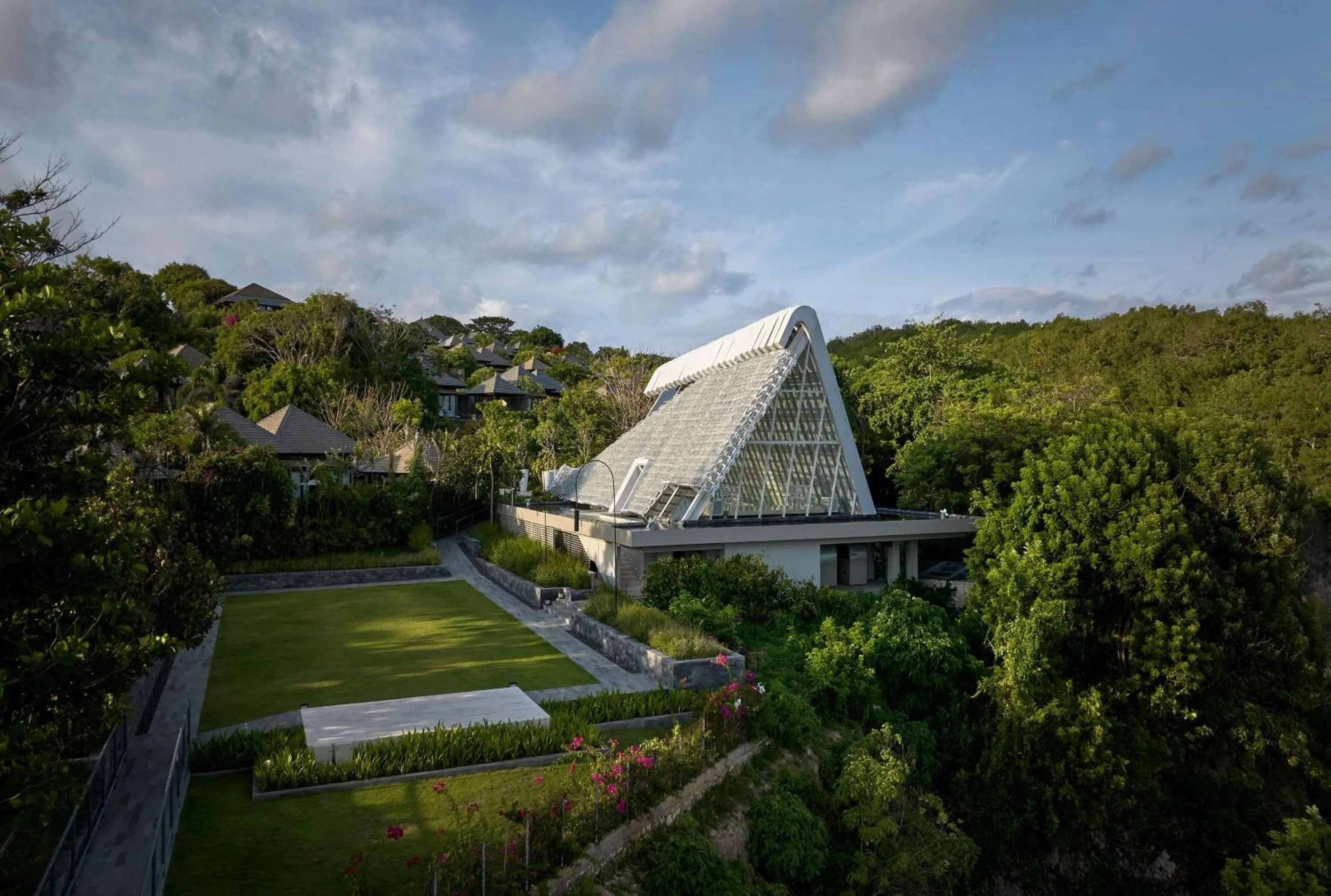 Property building in Umana Bali, LXR Hotels & Resorts