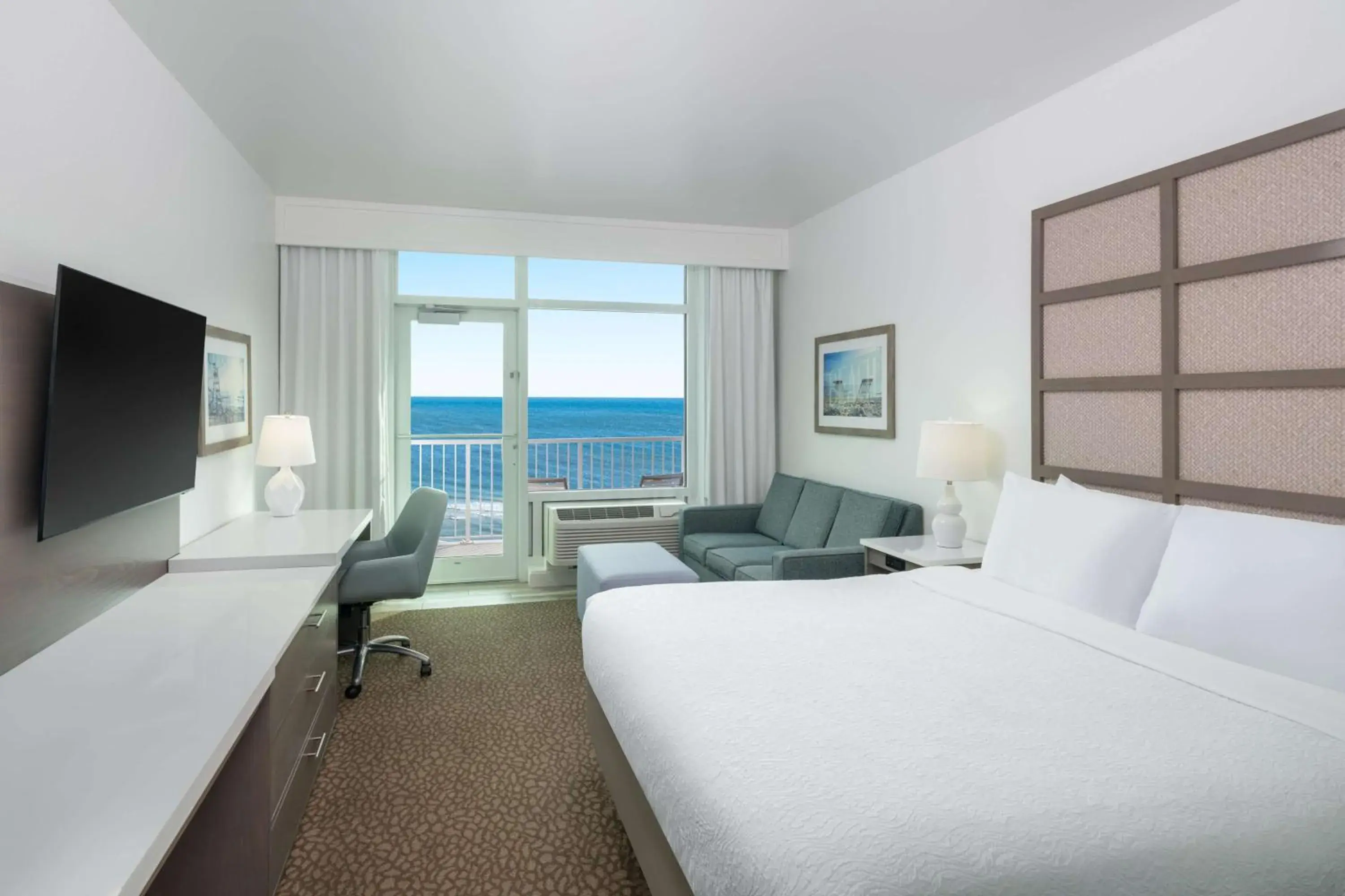 King Room with Sofa Bed and Balcony - Beach Front/Non-Smoking in Best Western Premier - The Tides King Room with Sofa Bed and Balcony - Beach Front/Non-Smoking in Best Western Premier - The Tides
