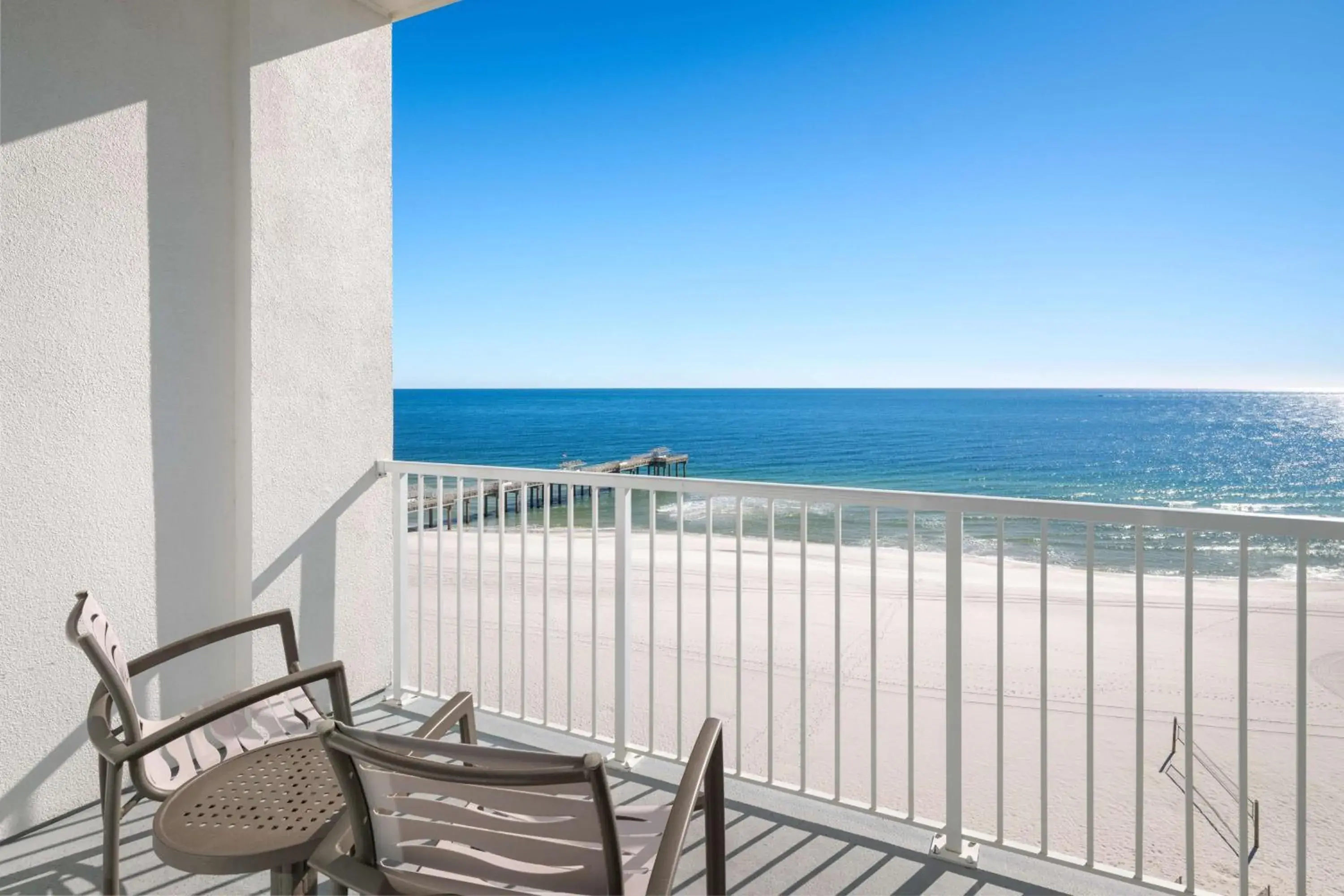 Corner Queen Room with Two Queen Beds and Two Bunk Beds - Sofa Bed/Beach Front/Non-Smoking in Best Western Premier - The Tides Corner Queen Room with Two Queen Beds and Two Bunk Beds - Sofa Bed/Beach Front/Non-Smoking in Best Western Premier - The Tides