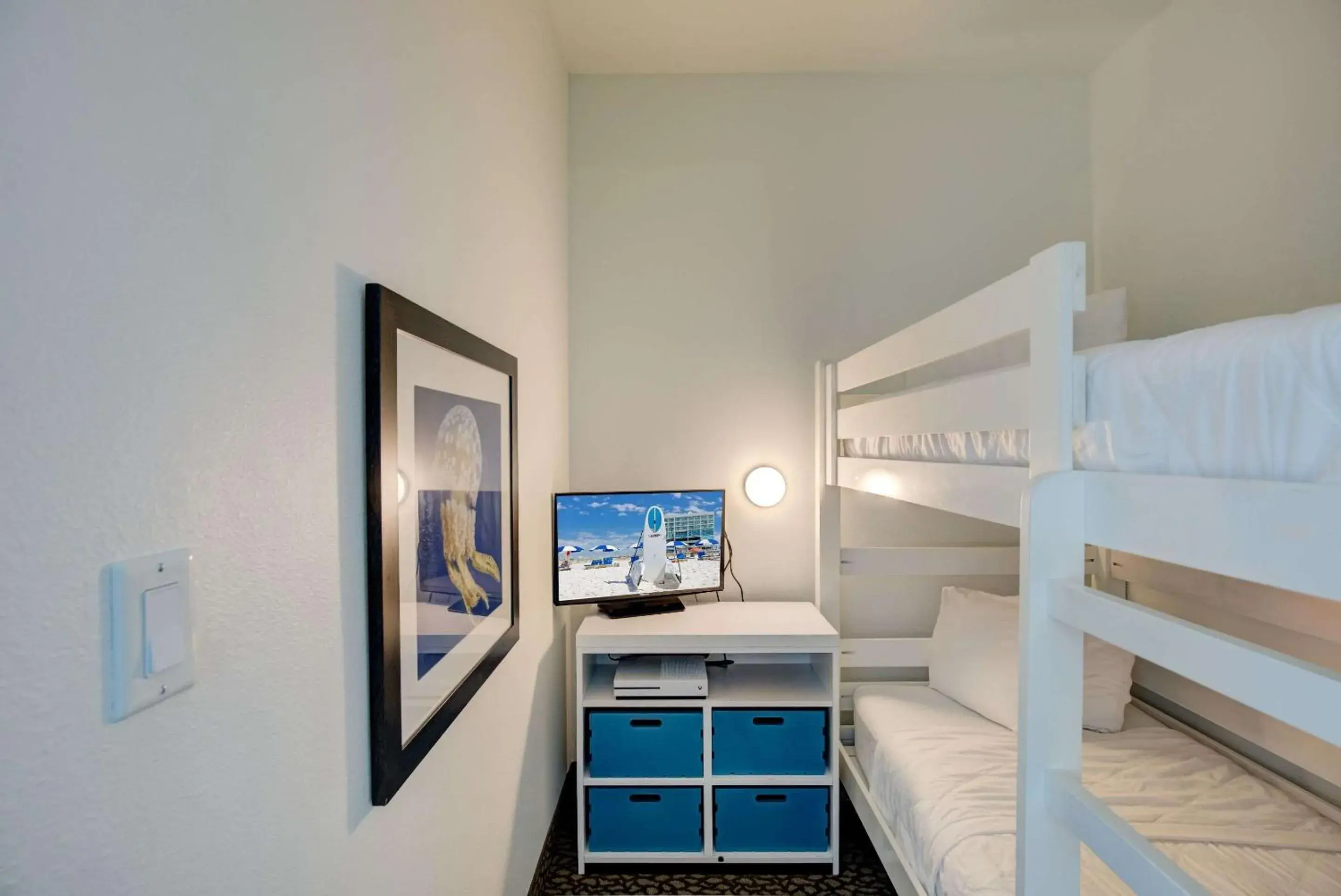 King Room with Bunk Beds and Sofa Bed - Non-Smoking in Best Western Premier - The Tides King Room with Bunk Beds and Sofa Bed - Non-Smoking in Best Western Premier - The Tides