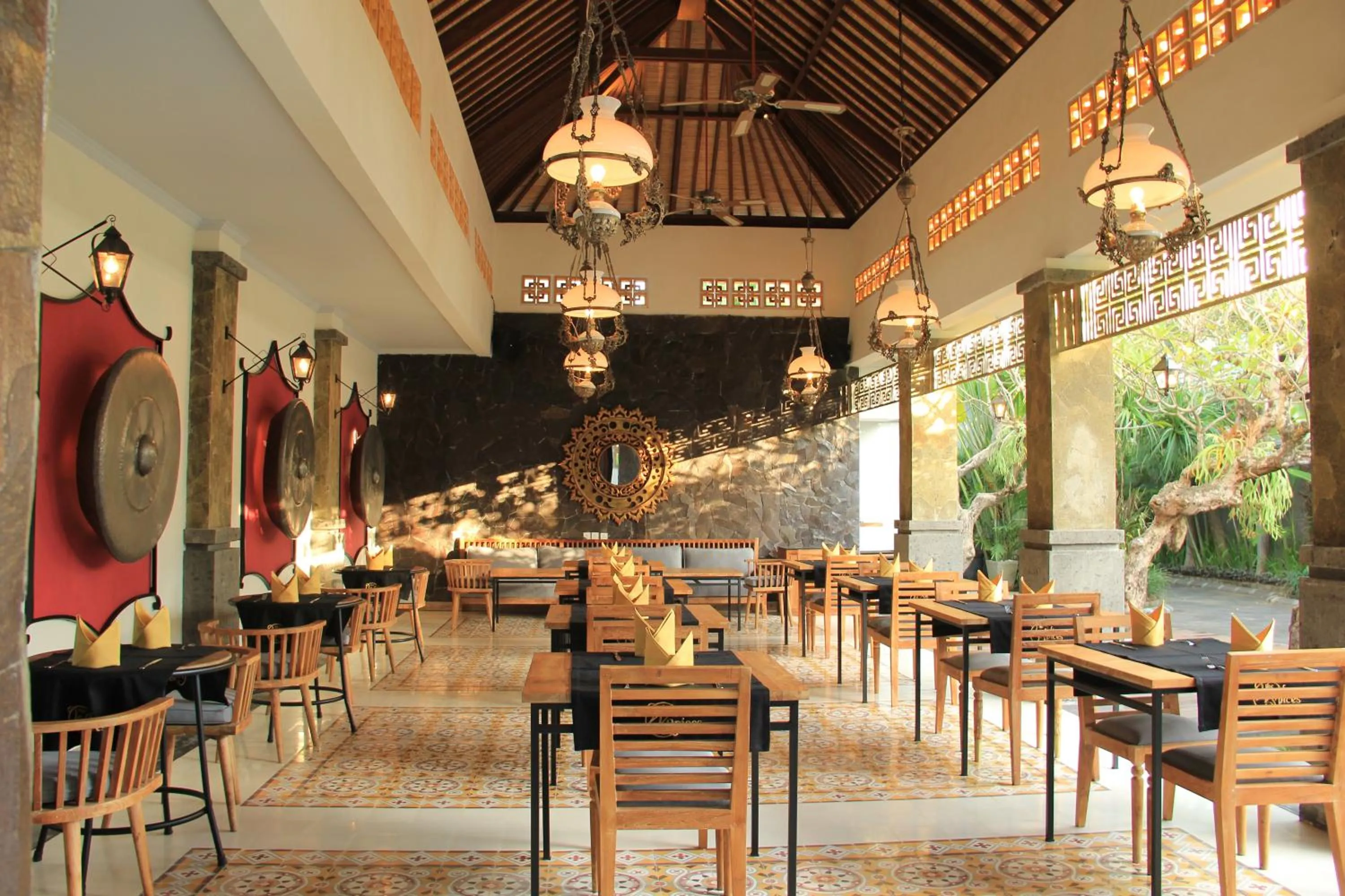 Restaurant/places to eat in The Wolas Villas