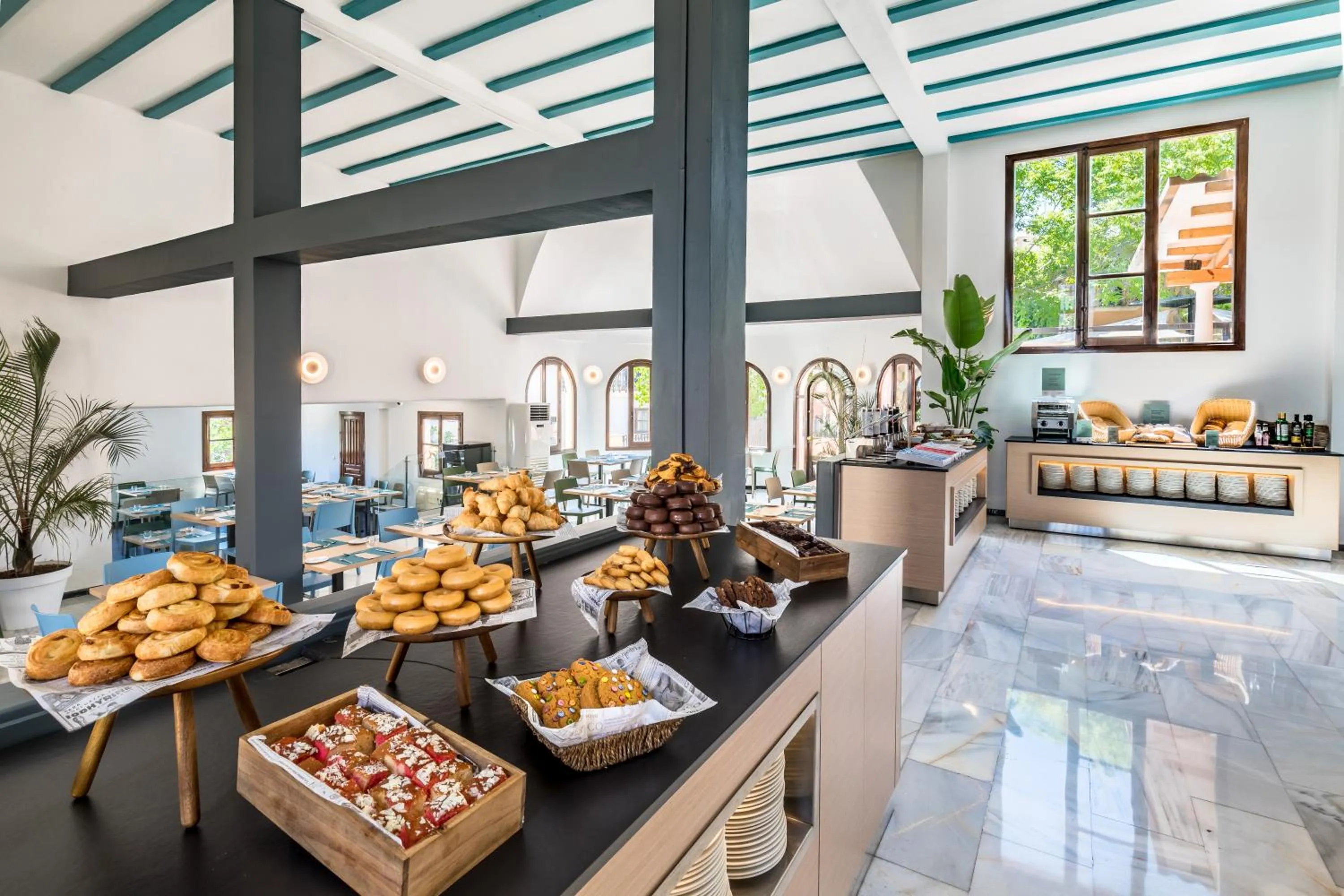 Buffet breakfast in Occidental Pueblo Acantilado