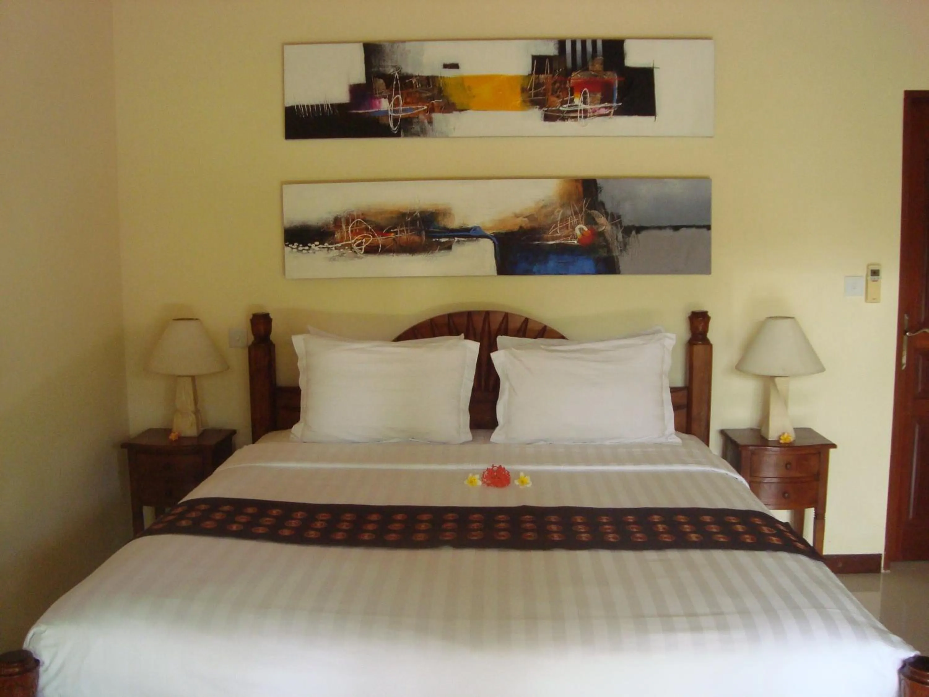 Bedroom, Bed in Bali Emerald Villas