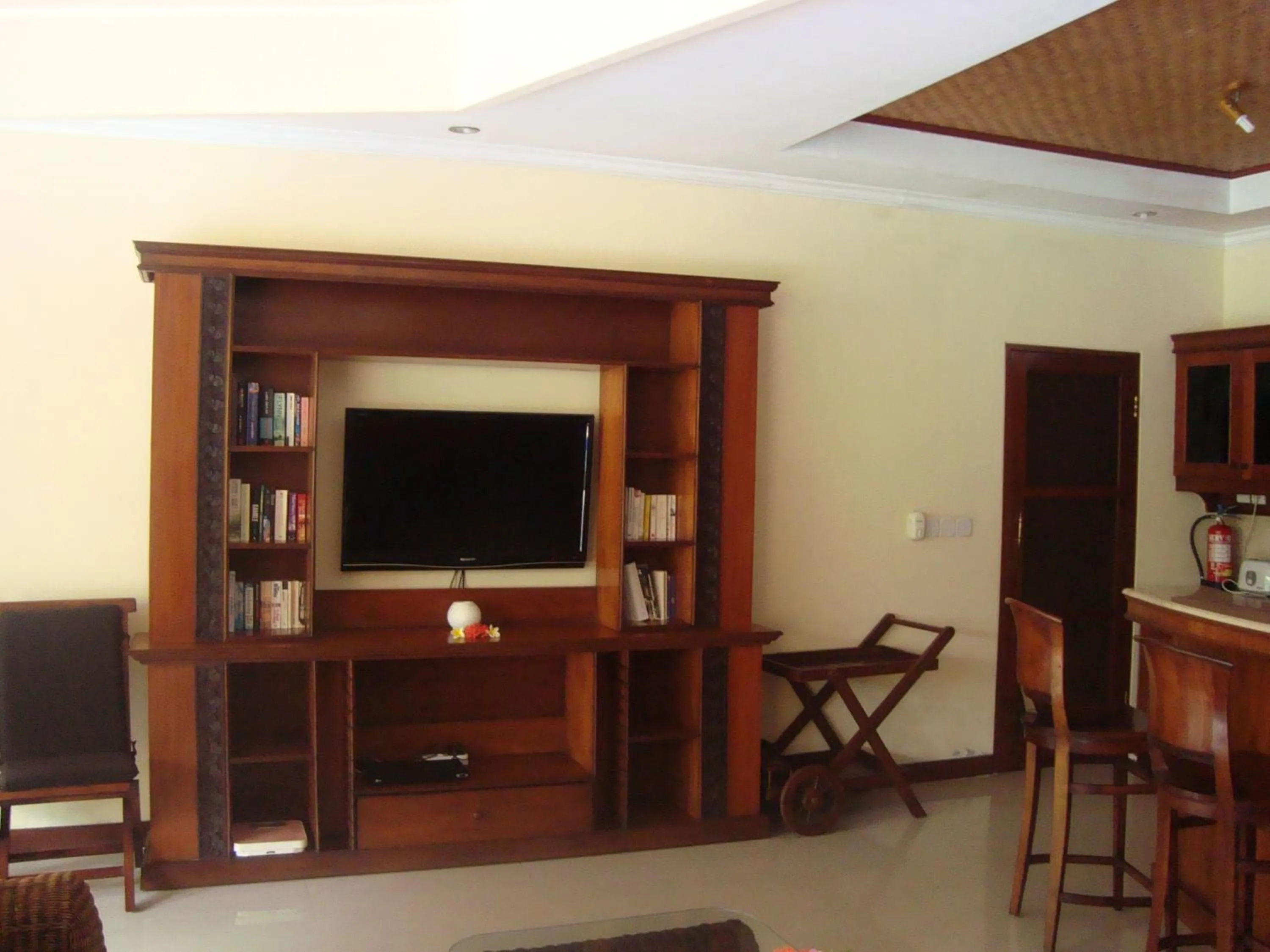 Library in Bali Emerald Villas