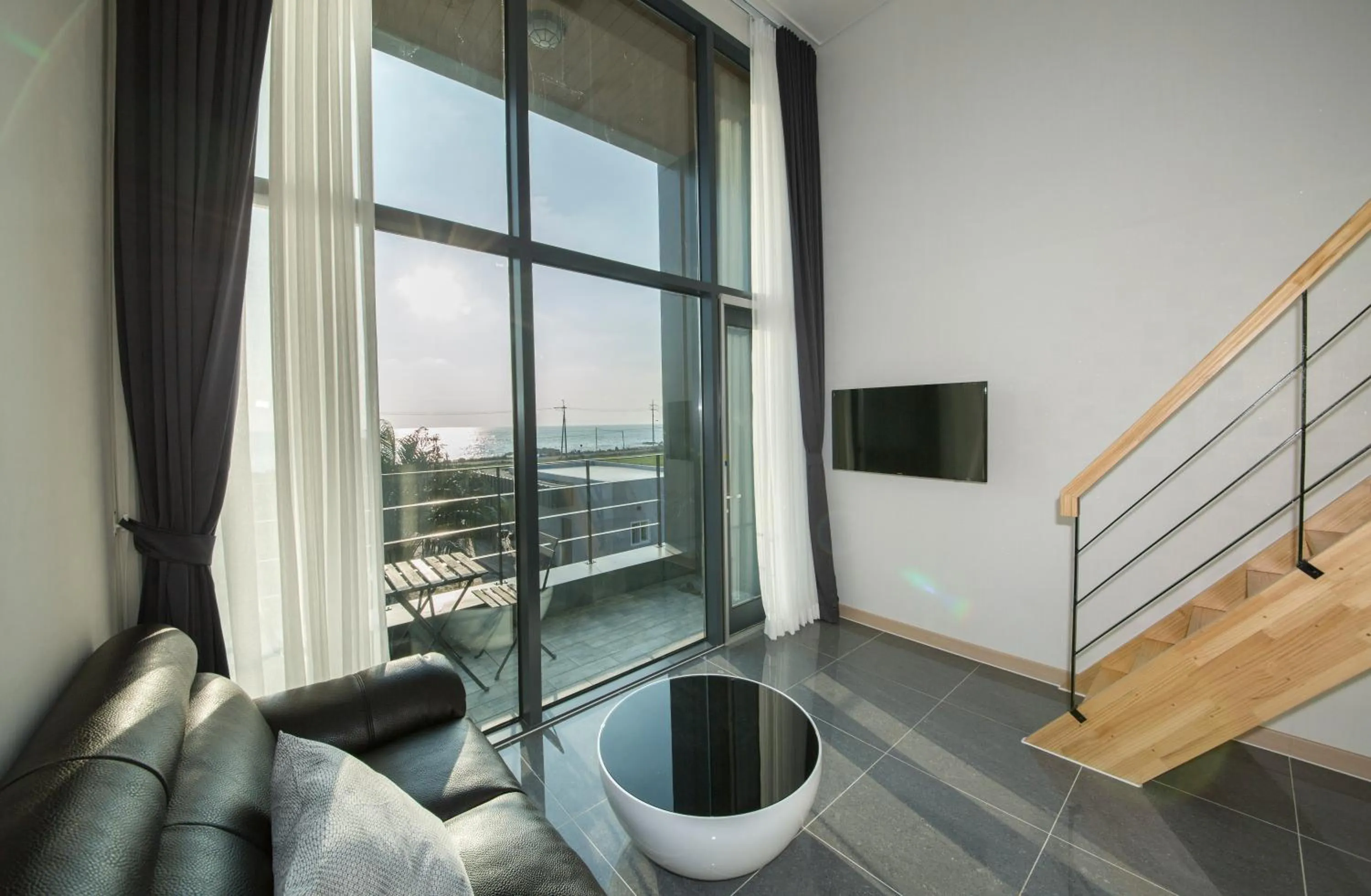 TV and multimedia in J Raum Resort