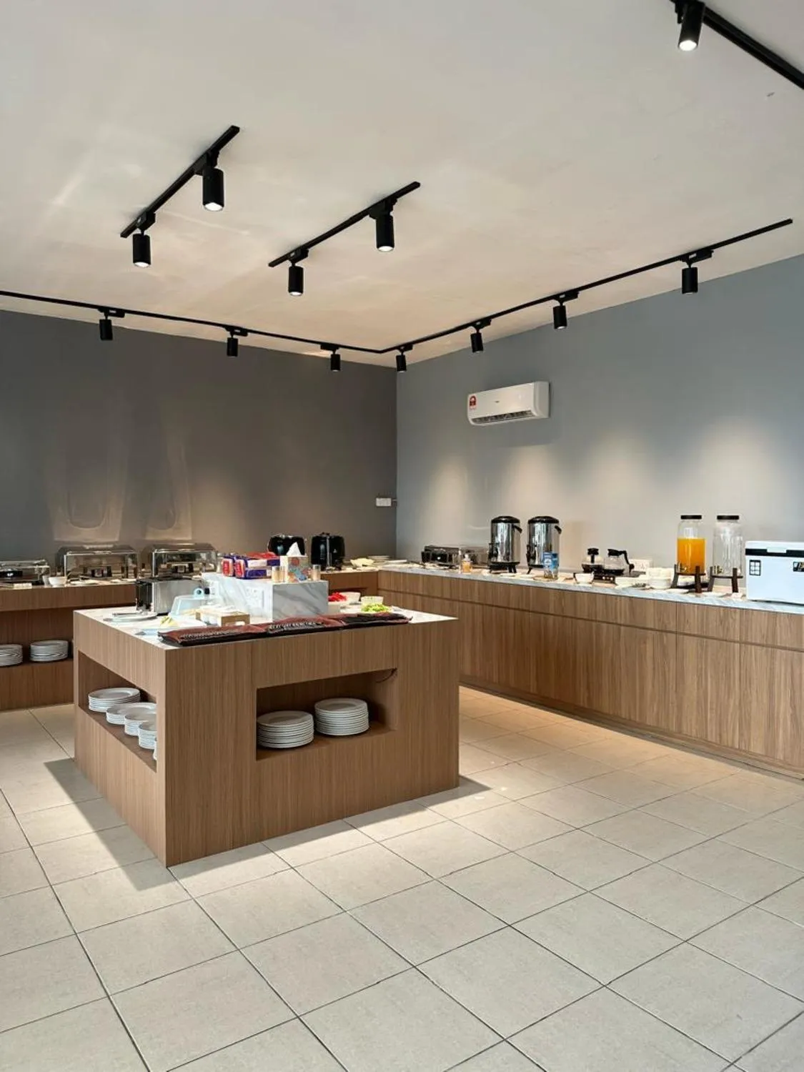 Buffet breakfast in Lavigo Resort