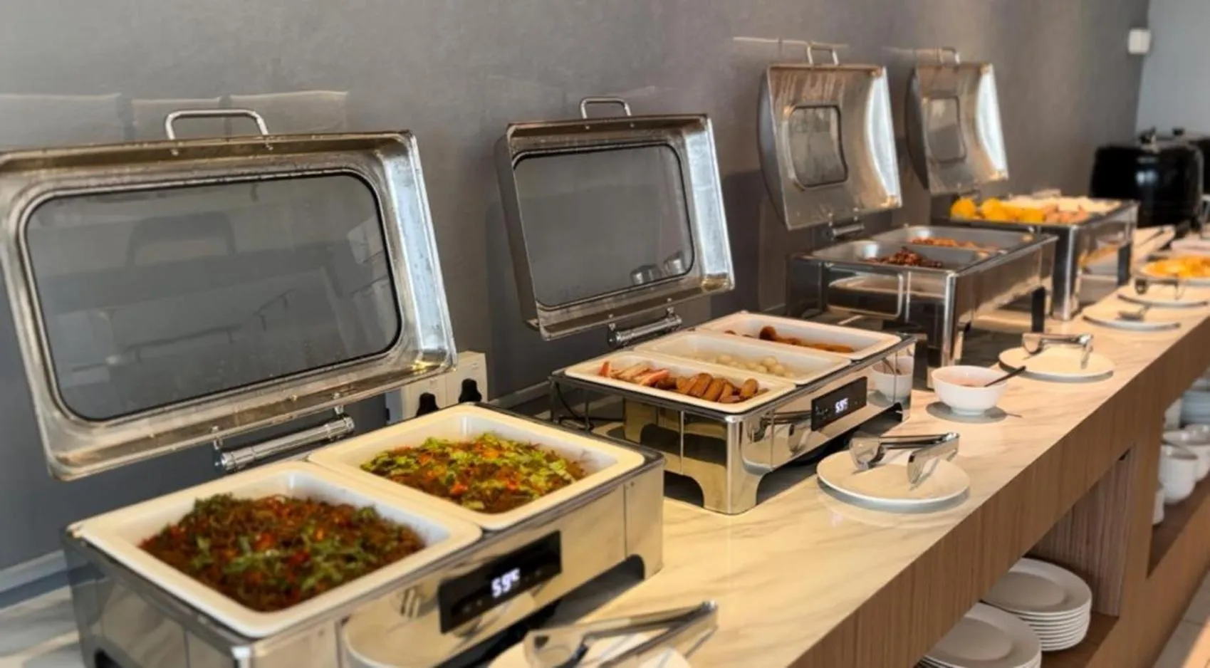 Buffet breakfast in Lavigo Resort