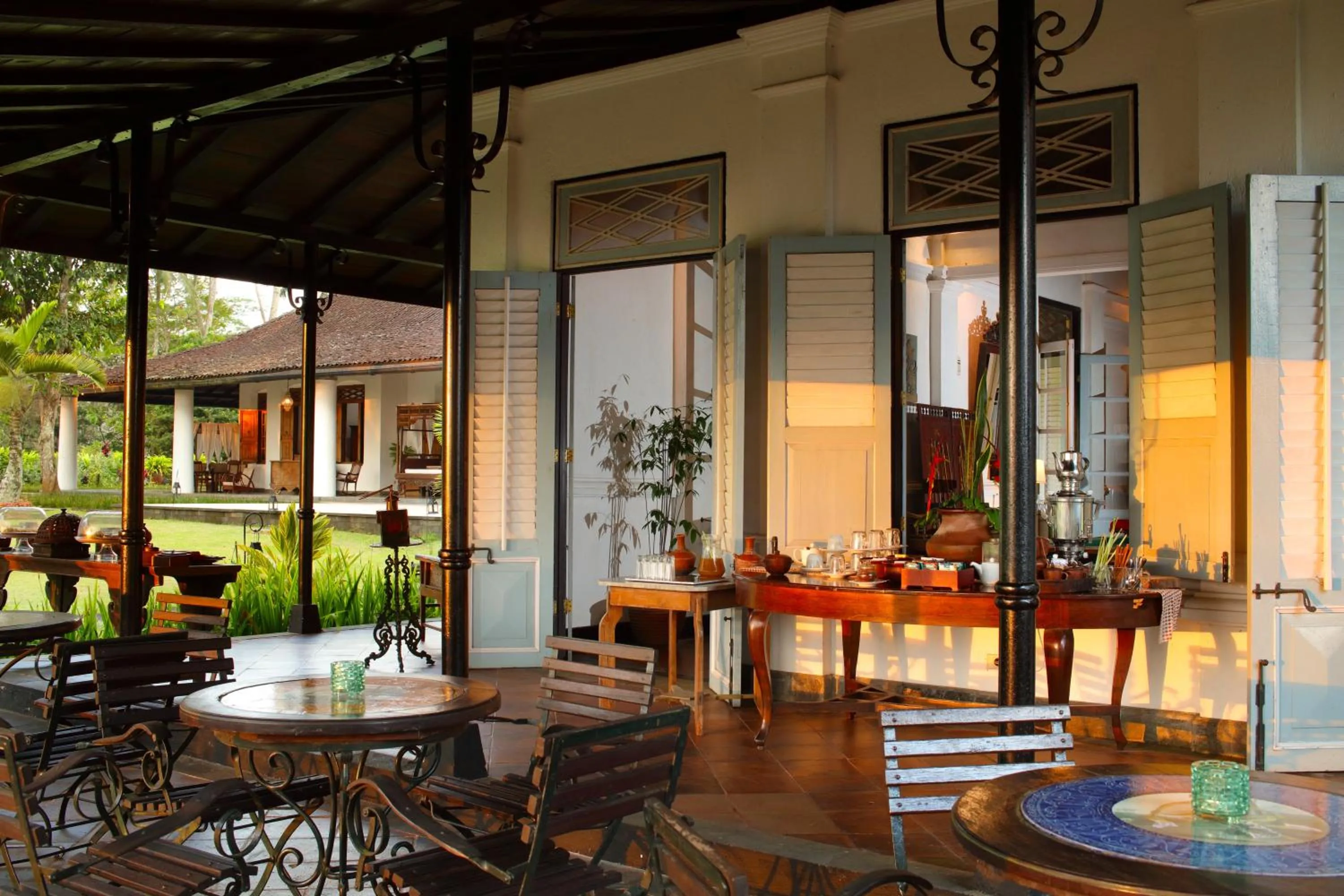Lounge or bar in MesaStila Resort and Spa
