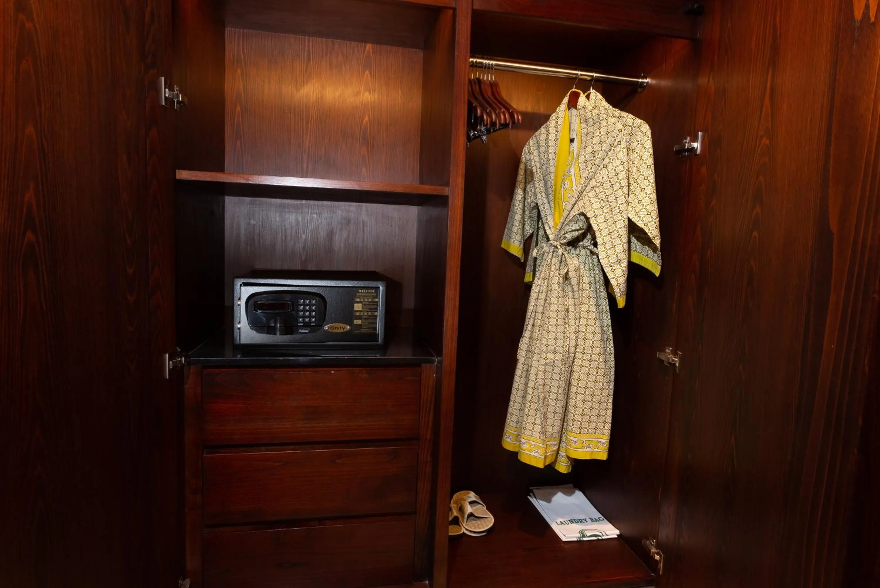 wardrobe in Puri Santrian Beach Resort And Spa
